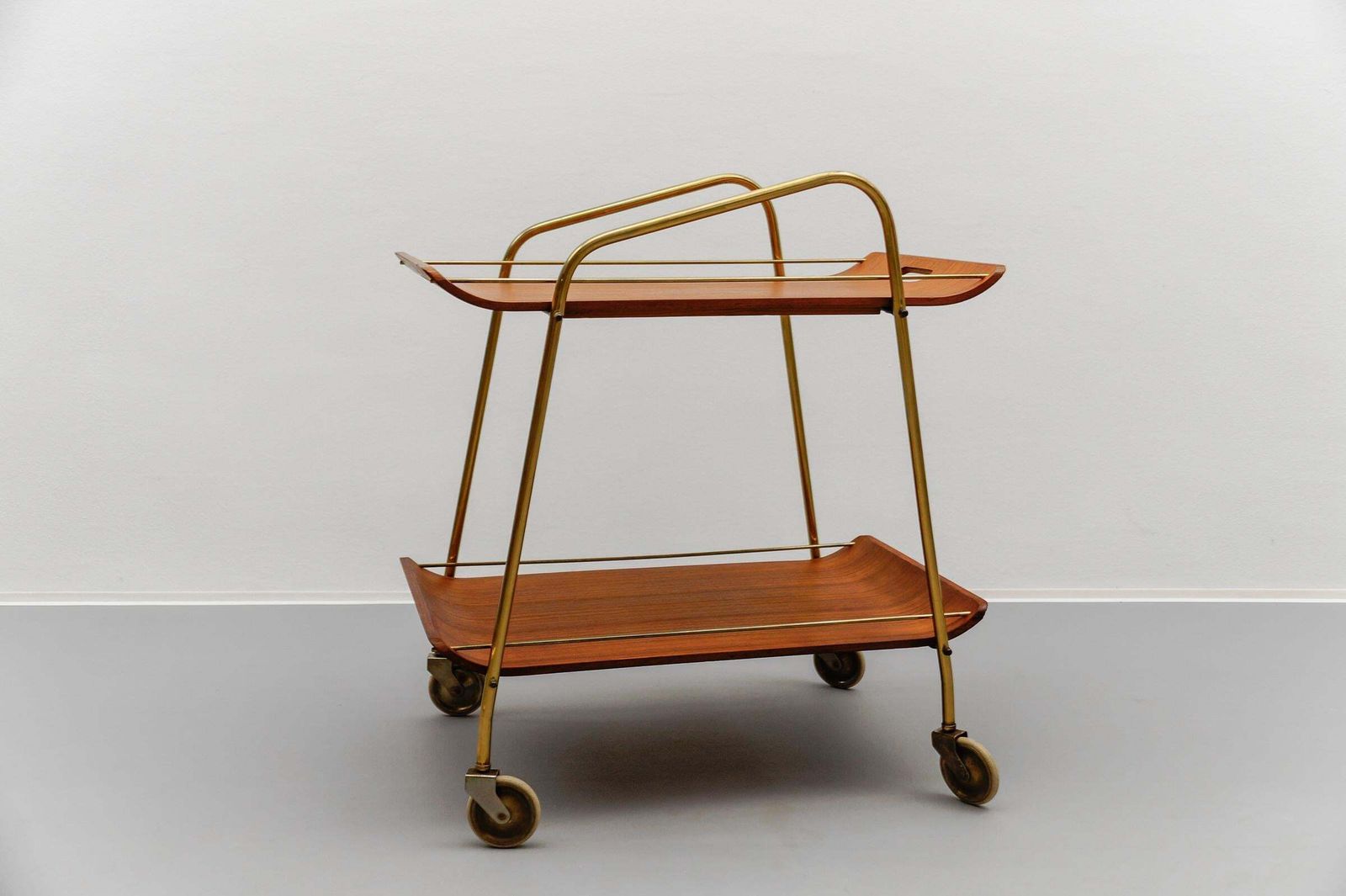 Mid Century Modern Serving Cart In Teak And Brass With Removable Tray, 1950s photo vinterior