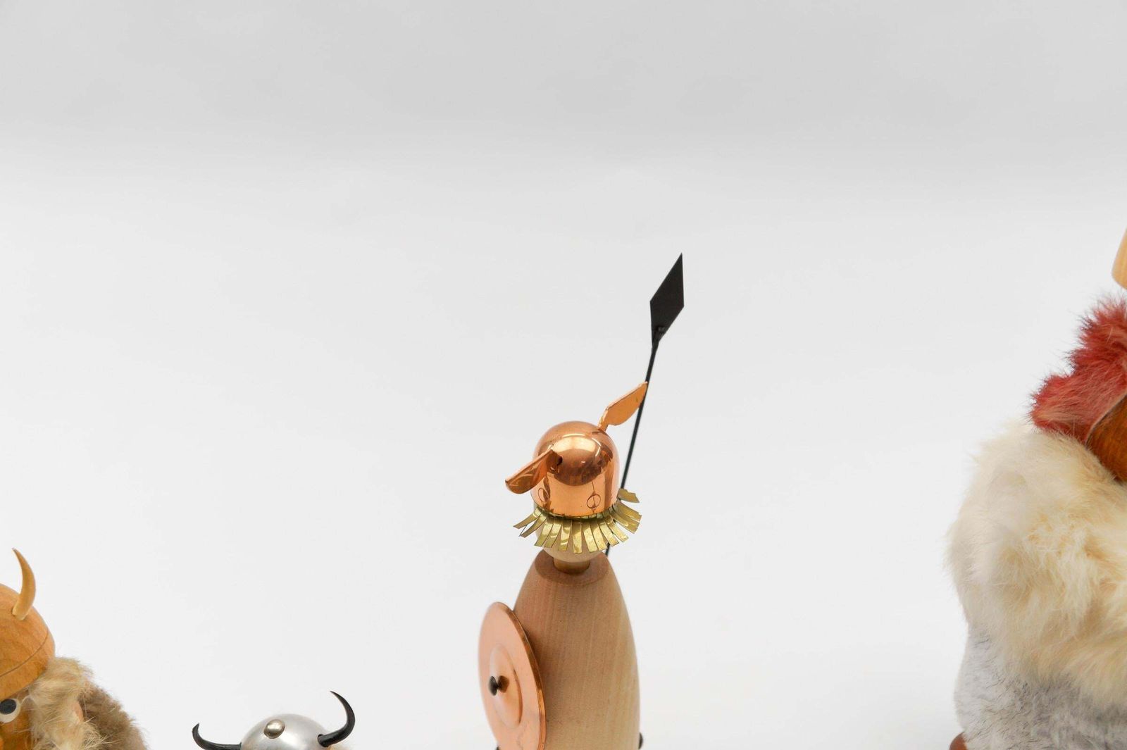 photo vintage Lovely Set Of 6 Scandinavian Wooden Danish Vikings, 1950s
