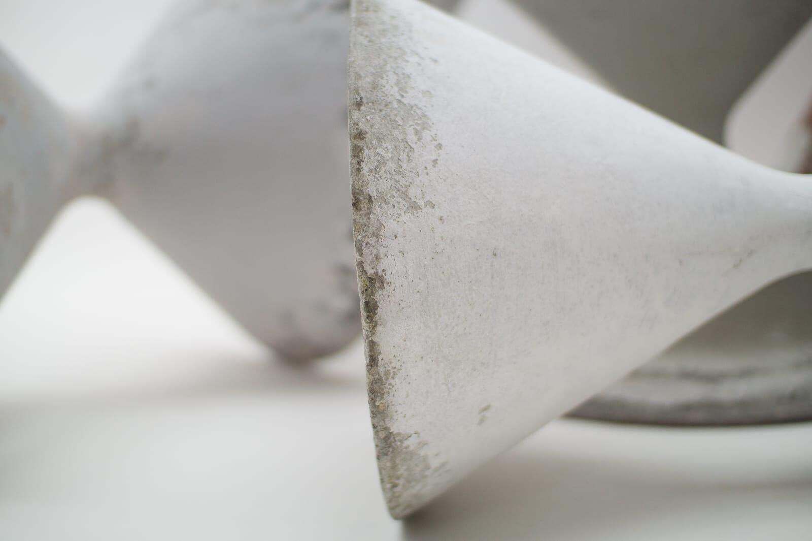 Set Of 6 Enormous Hourglass "Diabolo" Planters By Willy Guhl And Anton Bee photo vinterior