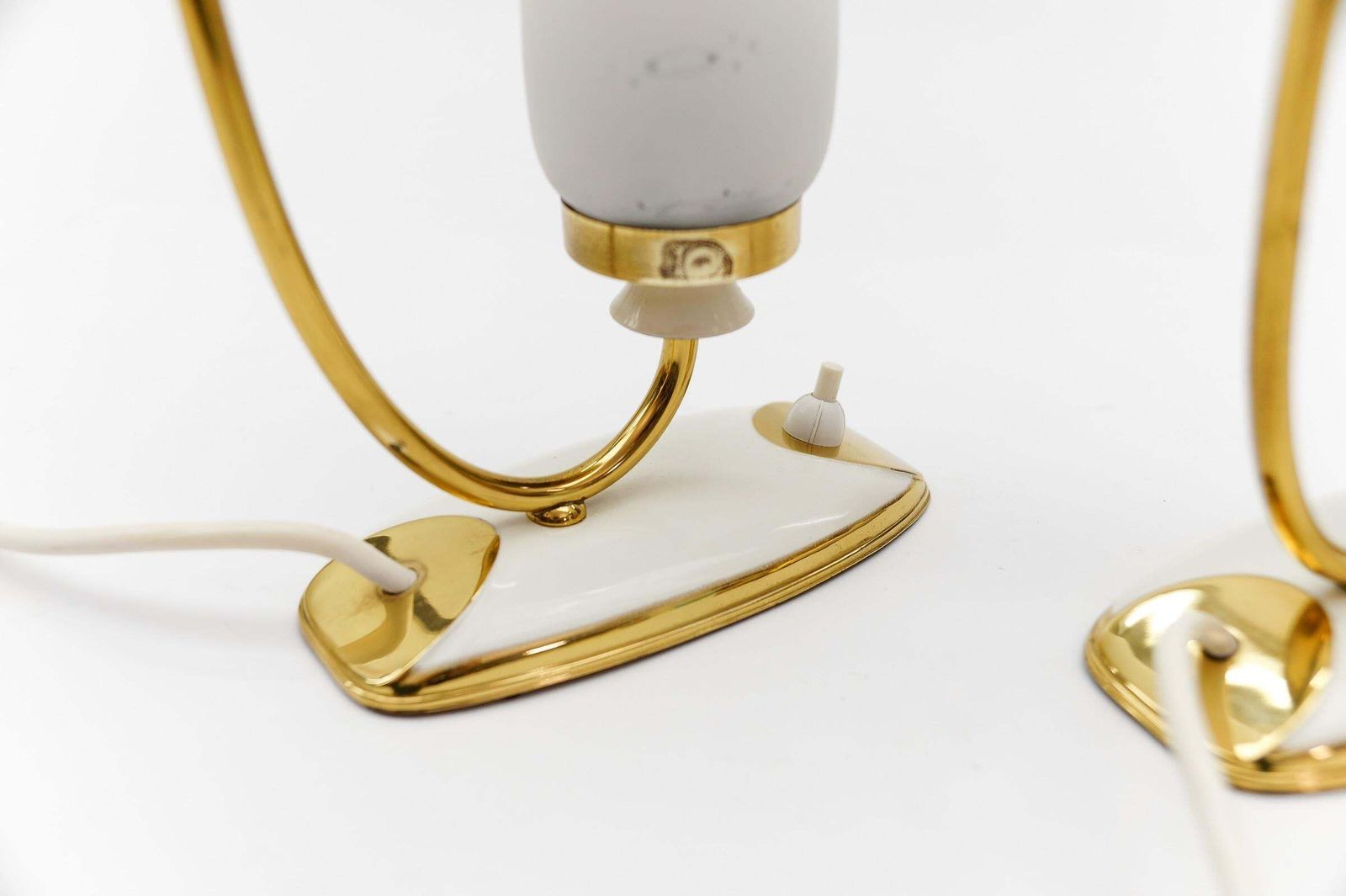 photo vinterior Lovely Mid Century Modern Brass And Glass Table Lamps, 1950s