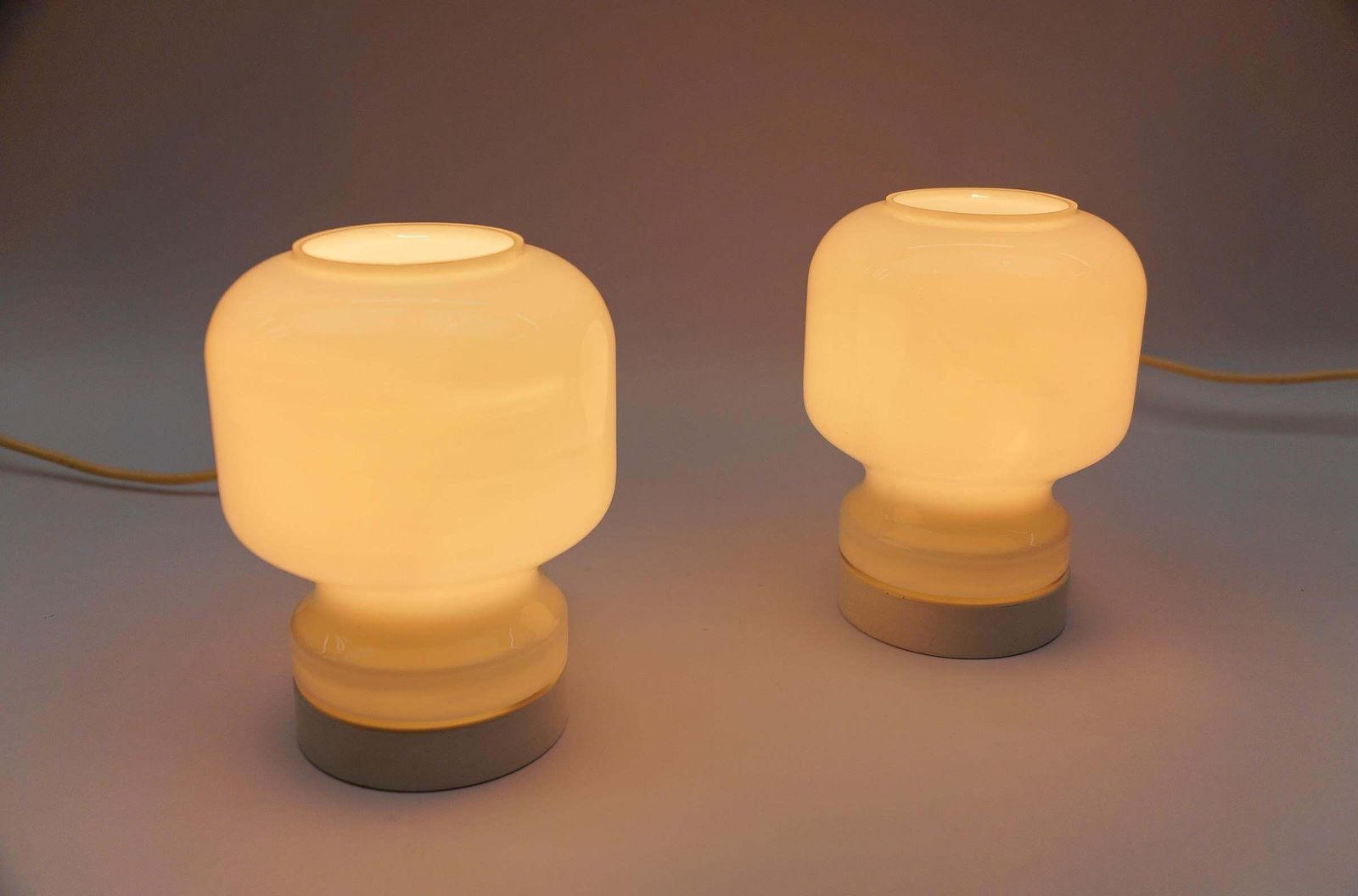 Lovely Pair Of Mid Century Modern Opal Glass Table Lamps, 1960s photo vintage