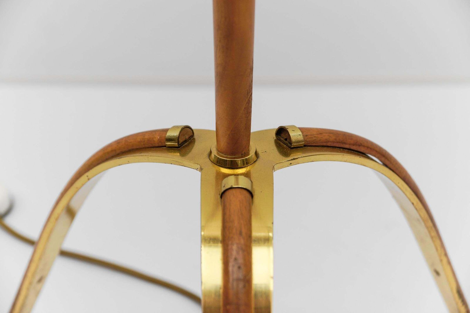 photo vinterior Awesome Tripod Cherry Wood And Brass Floor Lamp, 1950s