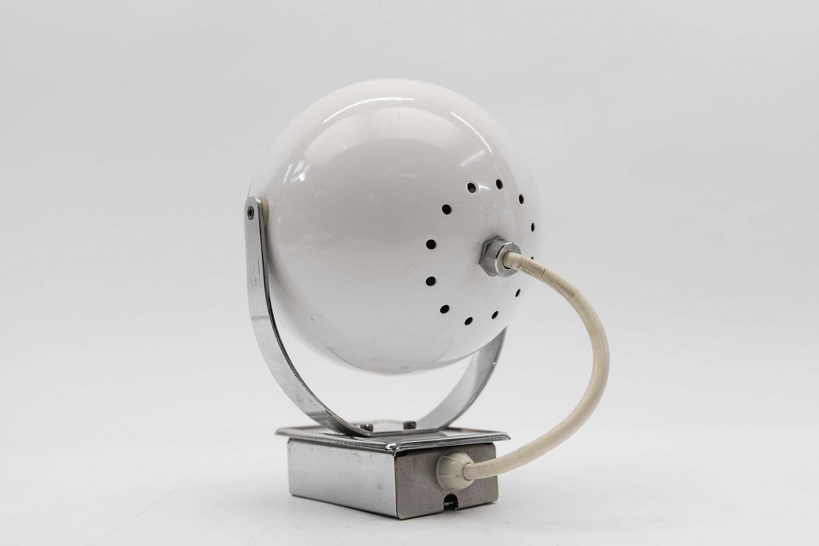 photo furniture Pair Of Space Age Ball Wall Lamps In White And Chrome, 1970s