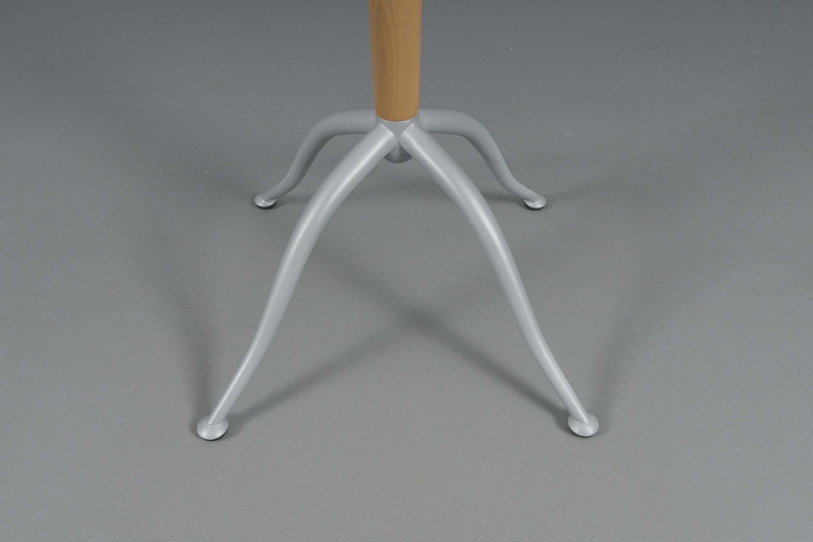 Italian Postmodern Calligaris Valet Stand, Made In Italy 1980s photo vintage