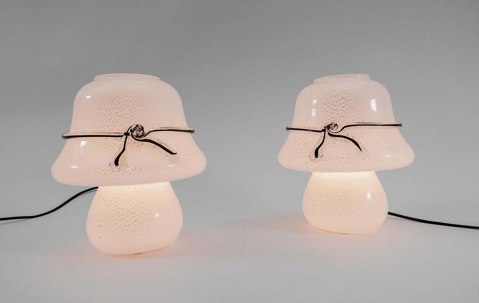 Pair Of Murano Mushroom Table Lamps With Enclosed Silver Platelets, 1960s photo vinterior