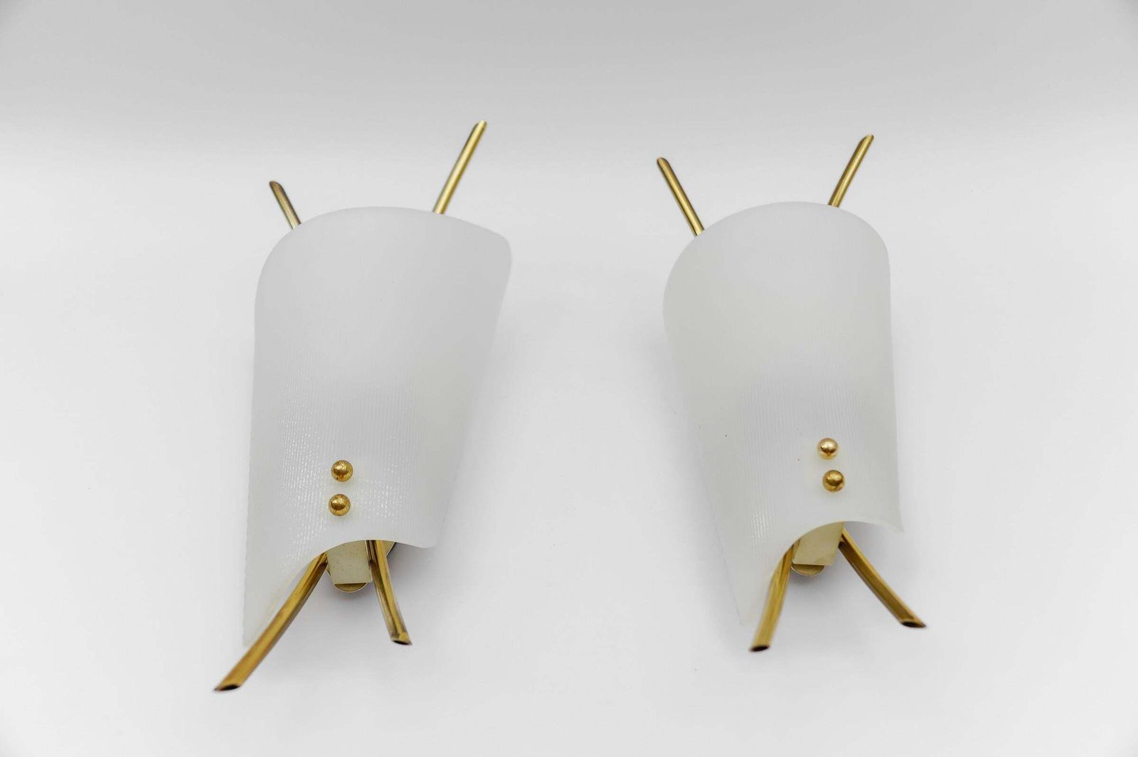 Set Of 2 Mid Century Modern Wall Lamps Made In Acrylic And Brass, 1950s photo Lighting