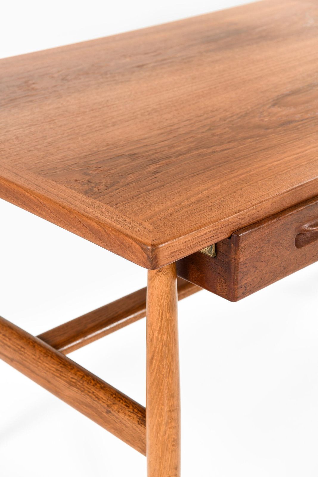 photo furniture Hans Wegner Desk Model Jh 563 By Cabinetmaker Johannes Hansen In Denmark