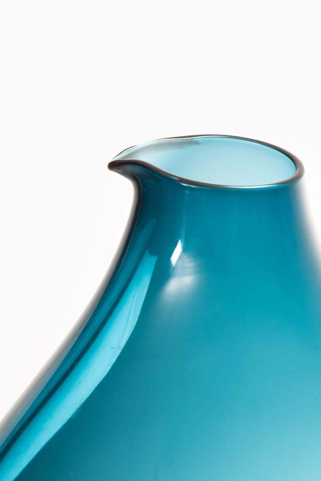 Kjell Blomberg Vase Produced By Gullaskruf In Sweden photo for sale
