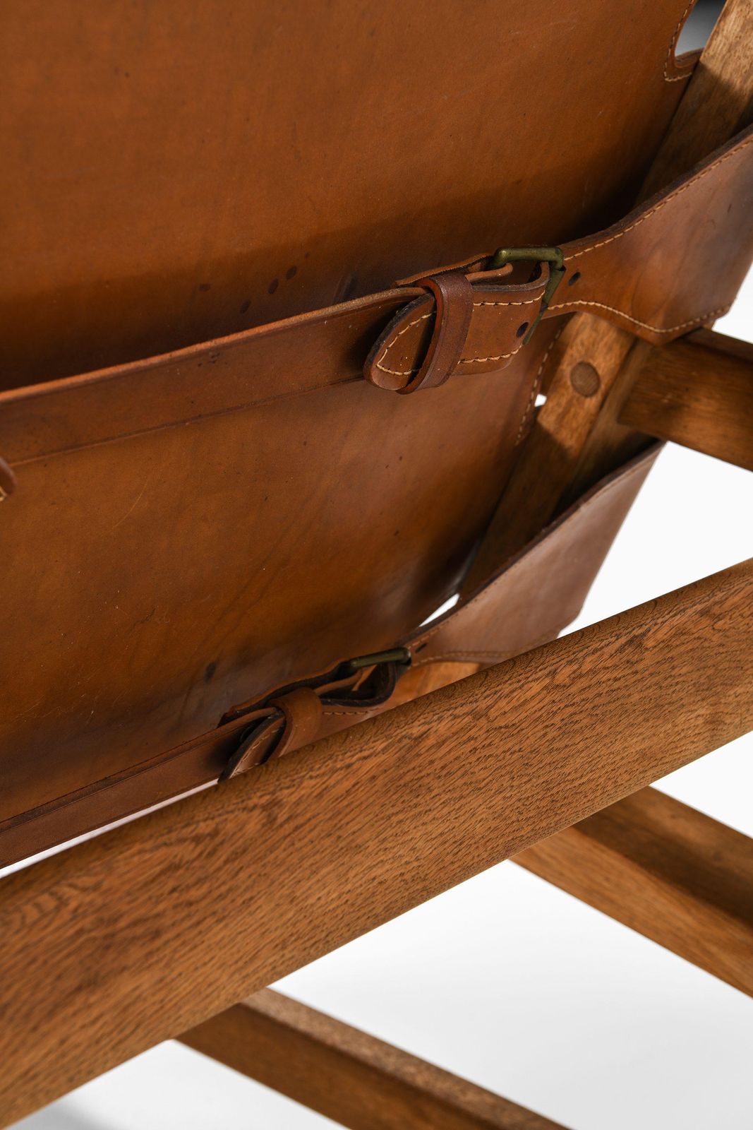 photo furniture Pair Of Easy Chairs In Oak And Natural Grain Leather By Børge Mogensen, 1960's