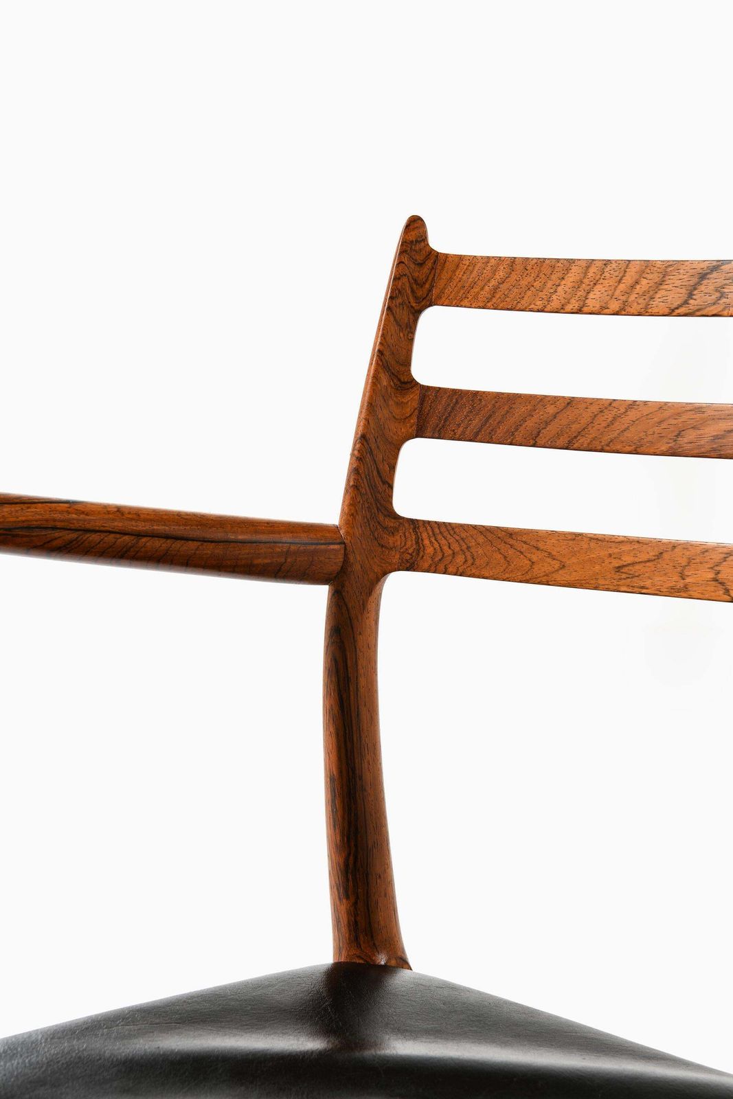 Set Of 10 Armchairs In Rosewood And Black Leather By Niels Otto Møller, 1960's photo vinterior