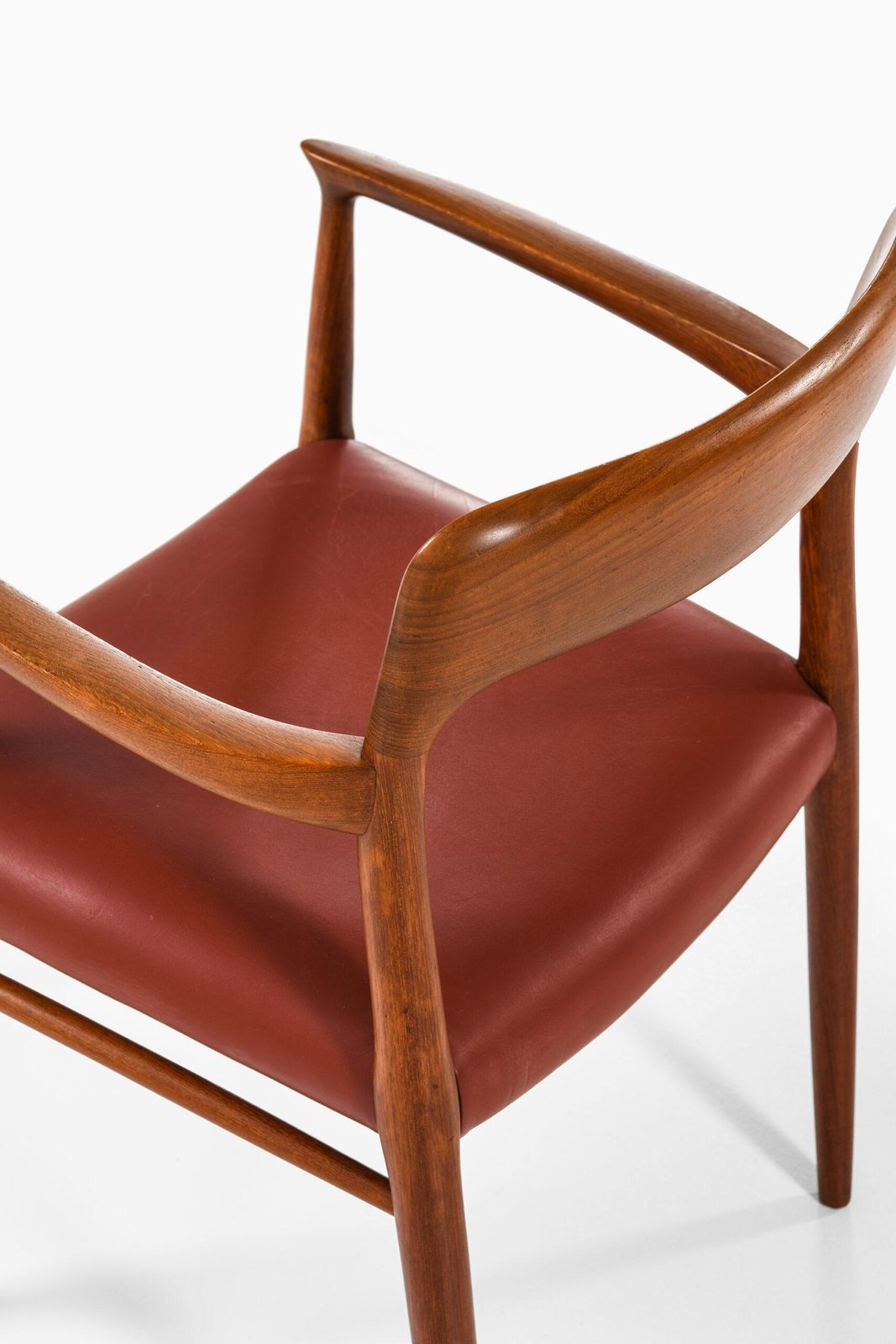 Niels Otto Møller Armchairs Model 57 Produced By J.L Møllers Møbelfabrik photo vinterior