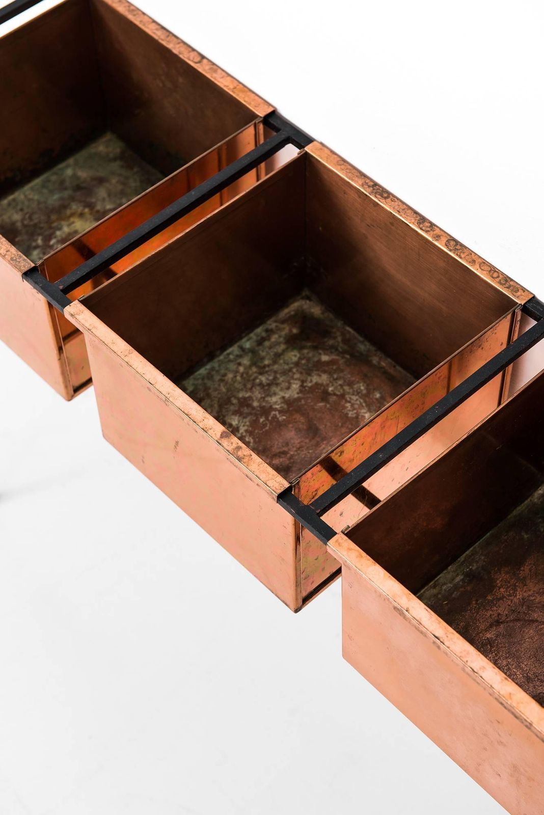 Hans Agne Jakobsson Flower Table In Copper And Black Lacquered Metal photo for sale