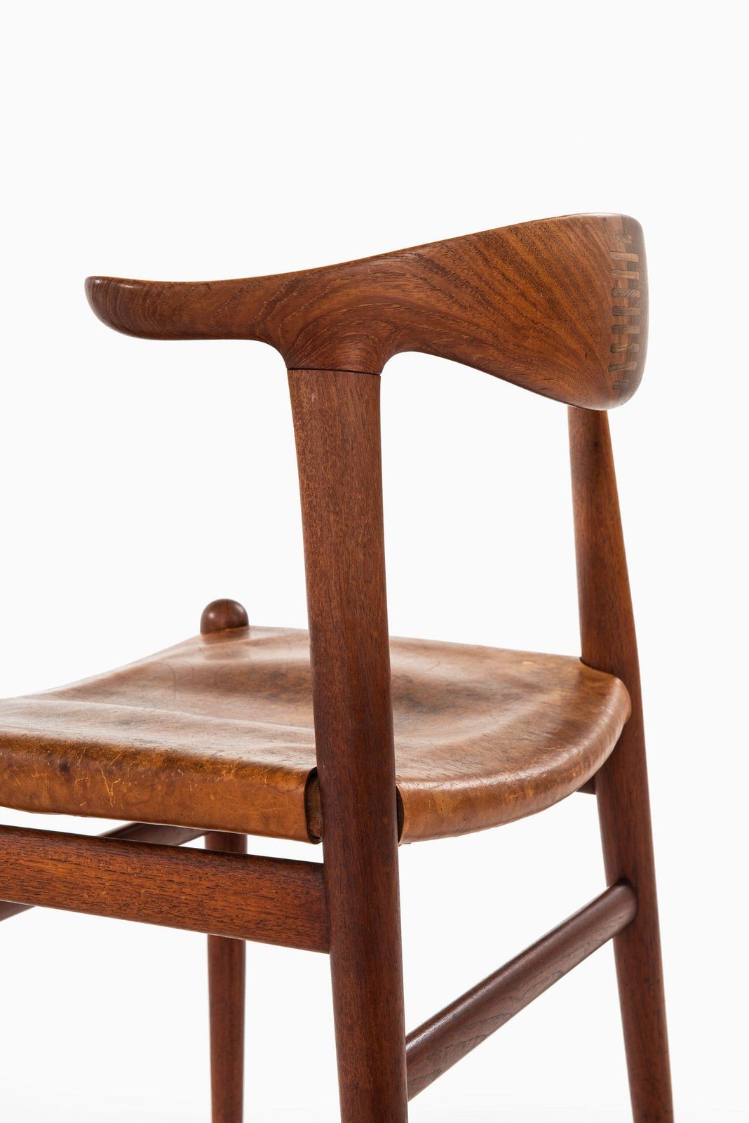 46713.0 Hans Wegner Cowhorn Armchairs Model Jh 505 By Cabinetmaker Johannes Hansen photo