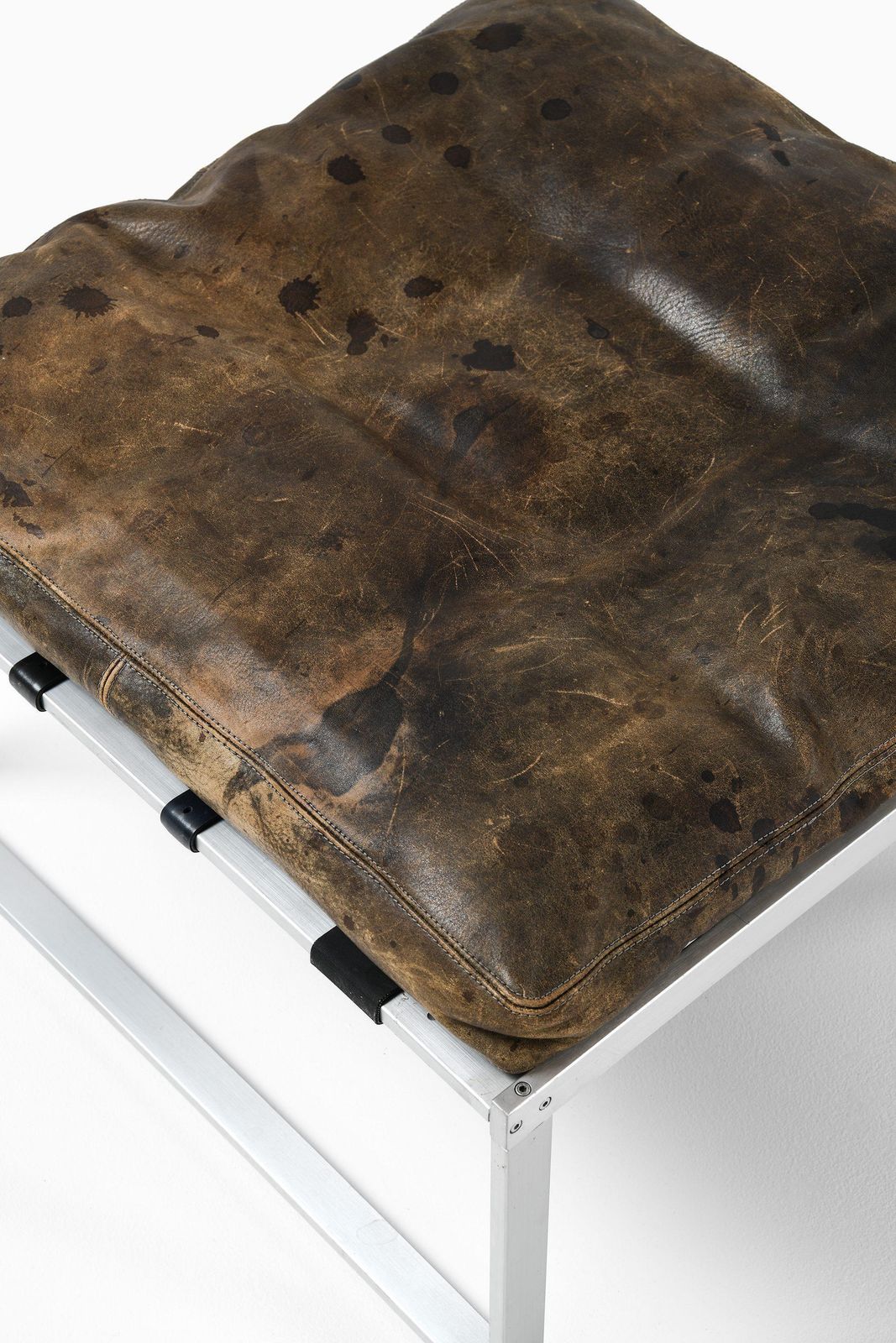 Jörgen Høj Set Of 2 Stools & Side Table In Aluminium, Glass And Leather, 1960s photo vinterior