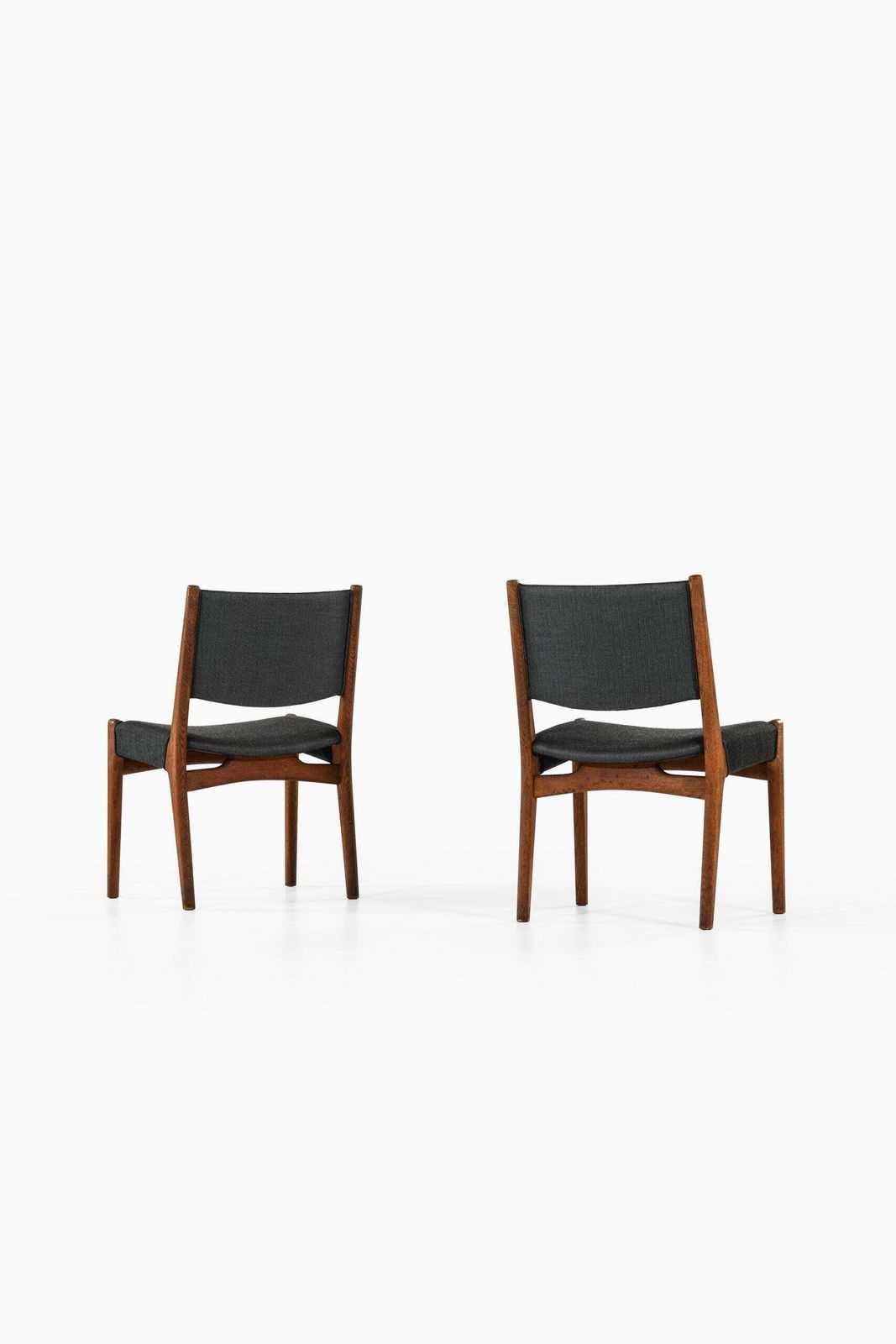 10192.0 Hans Wegner Dining Chairs By Cabinetmaker Johannes Hansen In Denmark photo