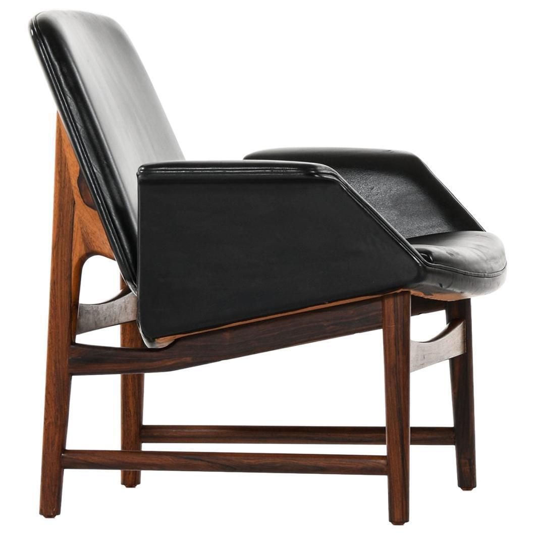 Illum Wikkelsø Easy Chair Model 451 By Aarhus Polstrermøbelfabrik In Denmark