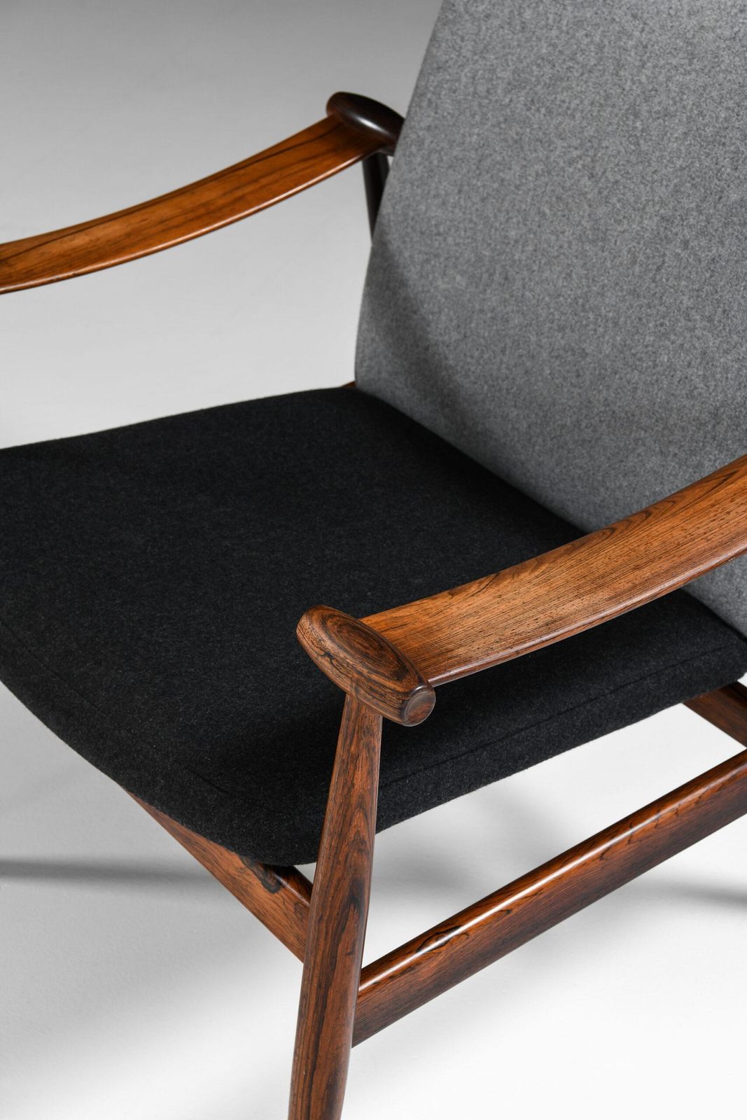 8069.0 Finn Juhl Easy Chair Model 'Spade' Produced By France & Son photo