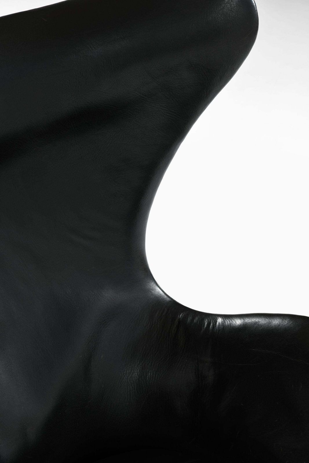 Arne Jacobsen Easy Chair Model 3316 / Egg Produced By Fritz Hansen photo vinterior