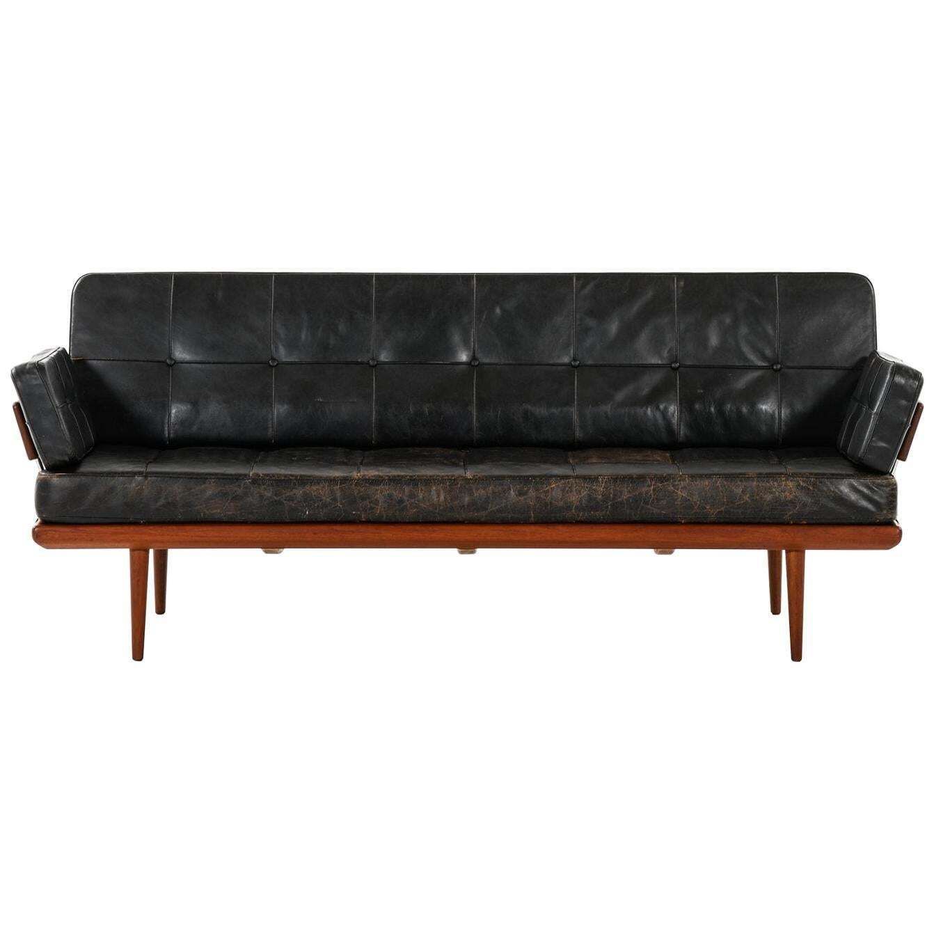 Peter Hvidt & Orla Mølgaard Nielsen Sofa Model Minerva By France & Daverkosen