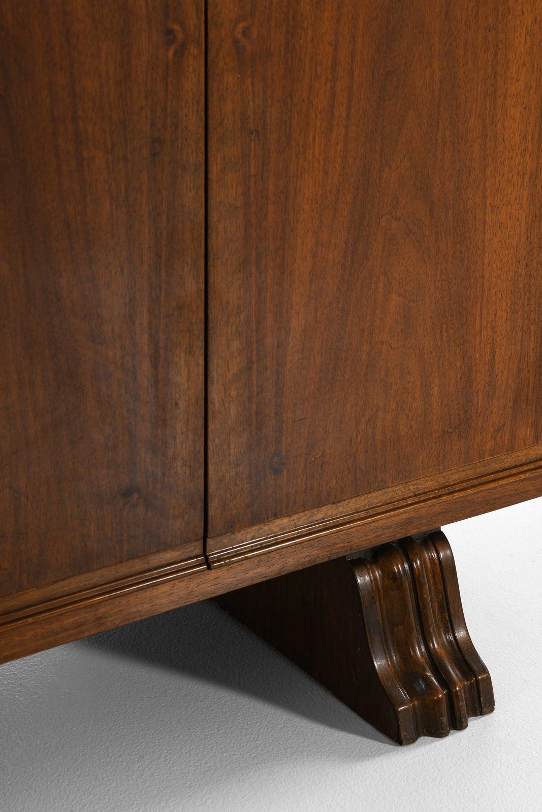 Rare Bar Cabinet In Walnut And Brass, 1930's photo vinterior