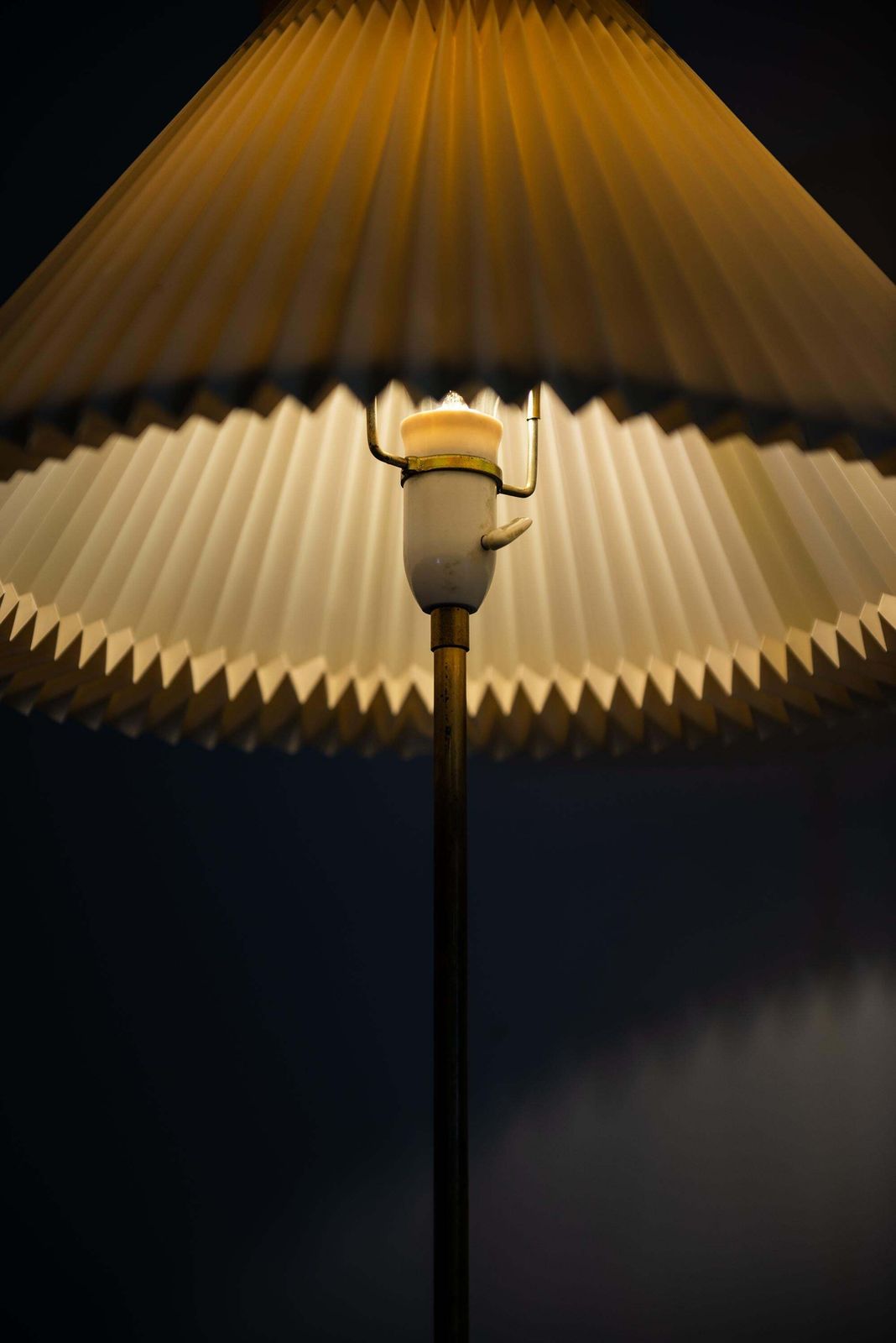 photo furniture Svend Aage Holm Sørensen Floor Lamp In Brass By Holm Sørensen & Co. In Denmark