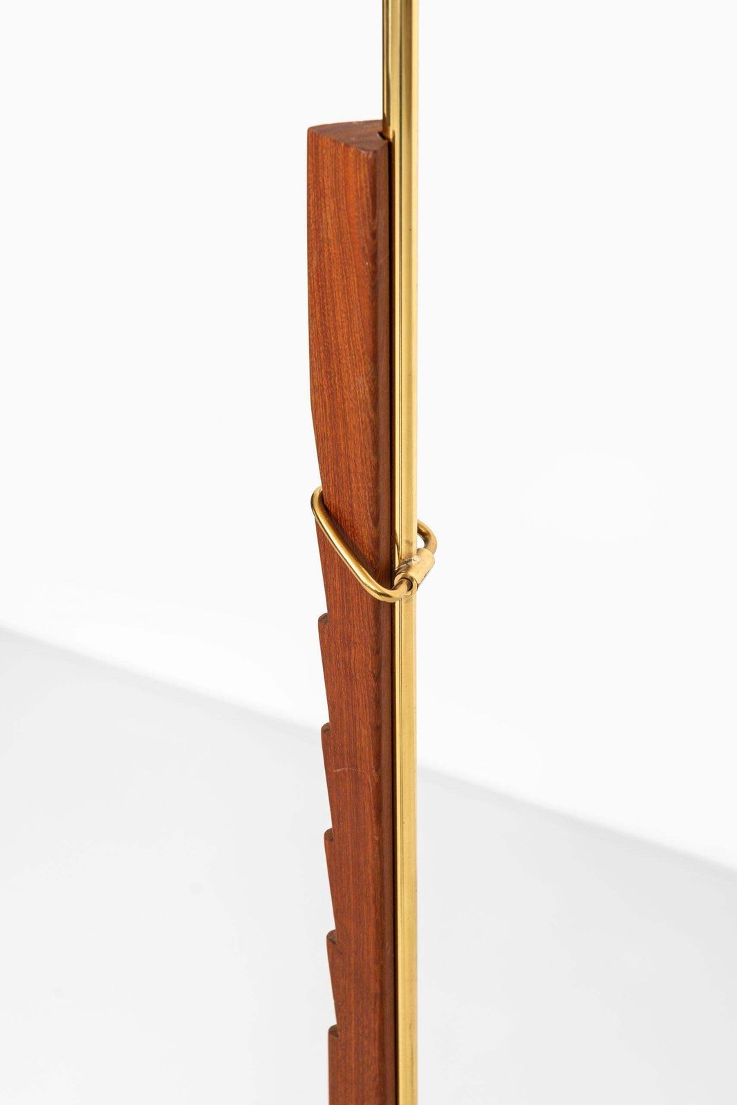 Svend Aage Holm Sørensen Floor Lamp Produced By Holm Sørensen & Co In Denmark photo vinterior