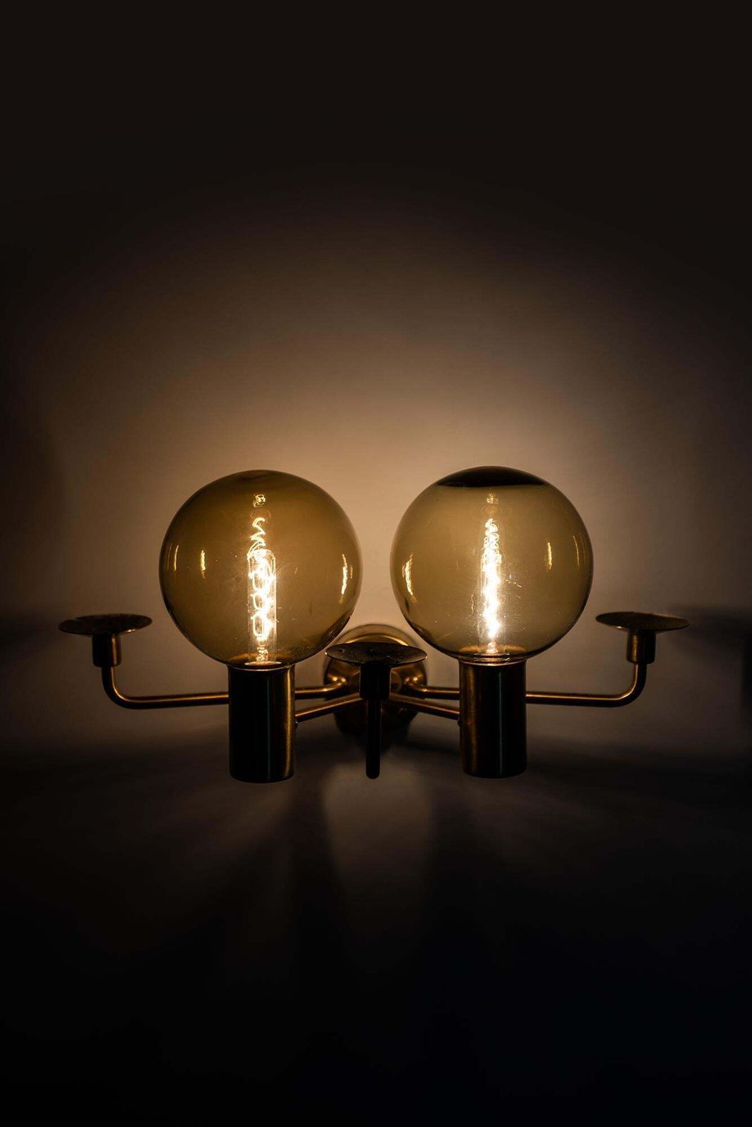 Hans Agne Jakobsson Wall Lamps Model V 149/2 In Brass And Glass photo buy