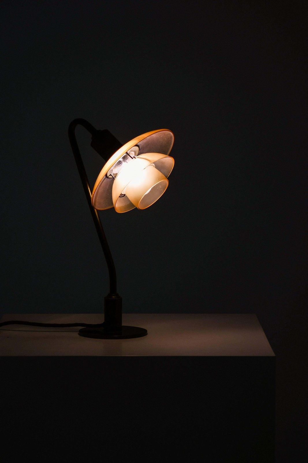 photo vinterior Table Lamp In Browned Brass Frame By Poul Henningsen, 1931 1933