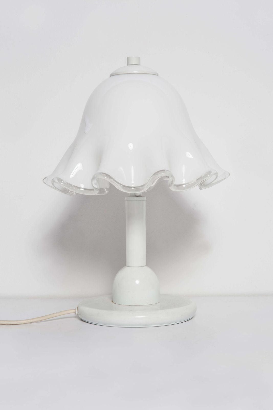 photo furniture Set Of Two Hollywood Regency Table Lamps, White Flowers, Italy, 1960s