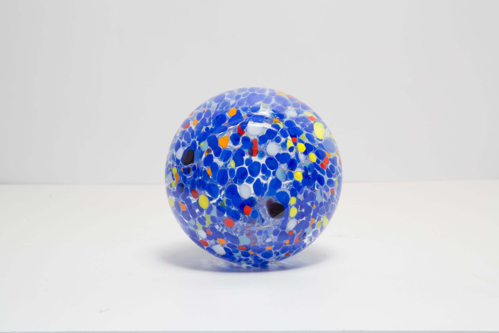 photo furniture Mid Century Vintage Blue Dots Small Murano Vase, Italy, 1960s