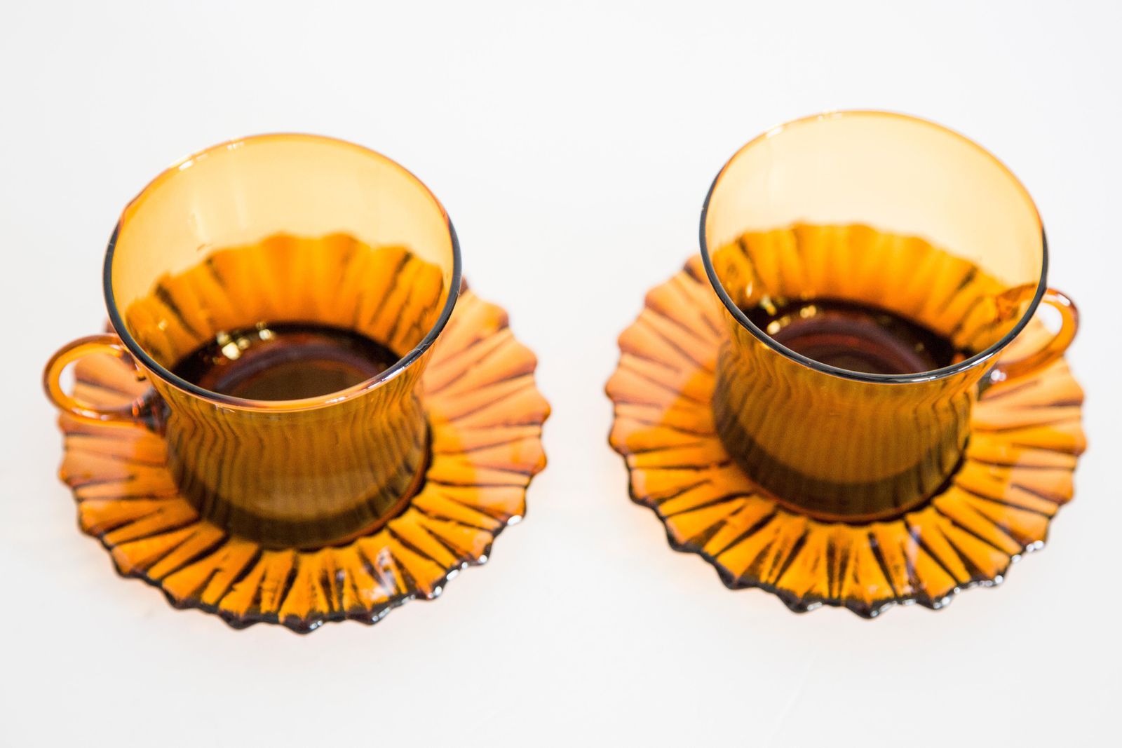 Set Of Four Mid Century Tea Glasses And Plates, Europe, 1960s photo vinterior