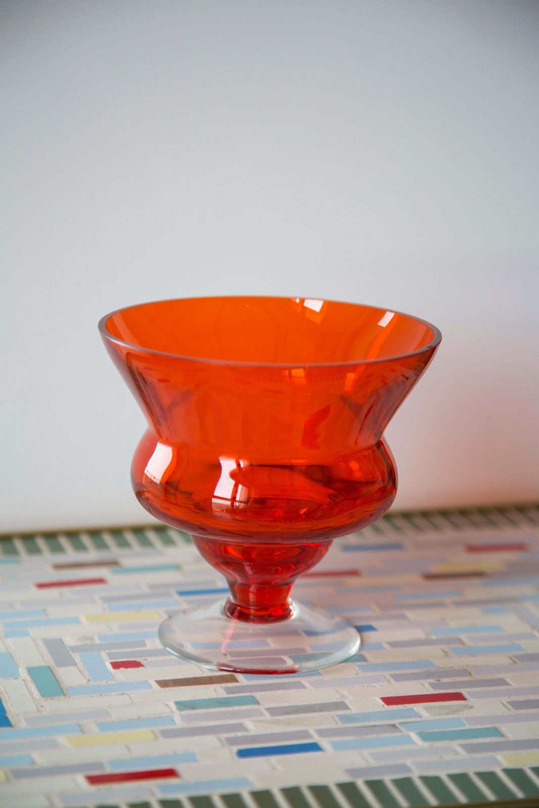 Mid Century Vintage Artistiek Glazen Oranje Vaas, Tarnowiec, Europa, Jaren 1970 photo for sale