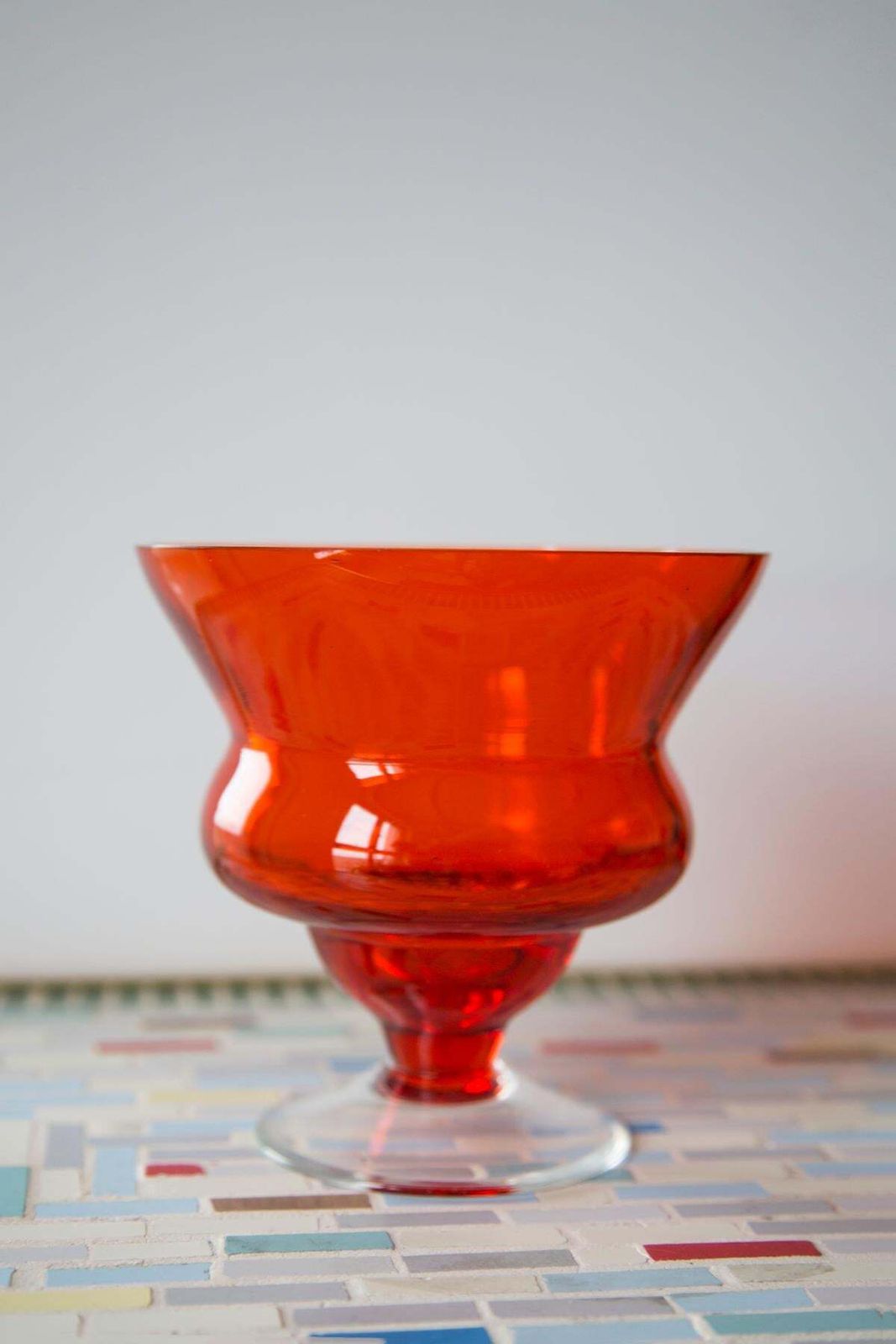Mid Century Vintage Artistiek Glazen Oranje Vaas, Tarnowiec, Europa, Jaren 1970 photo Woonaccessoires