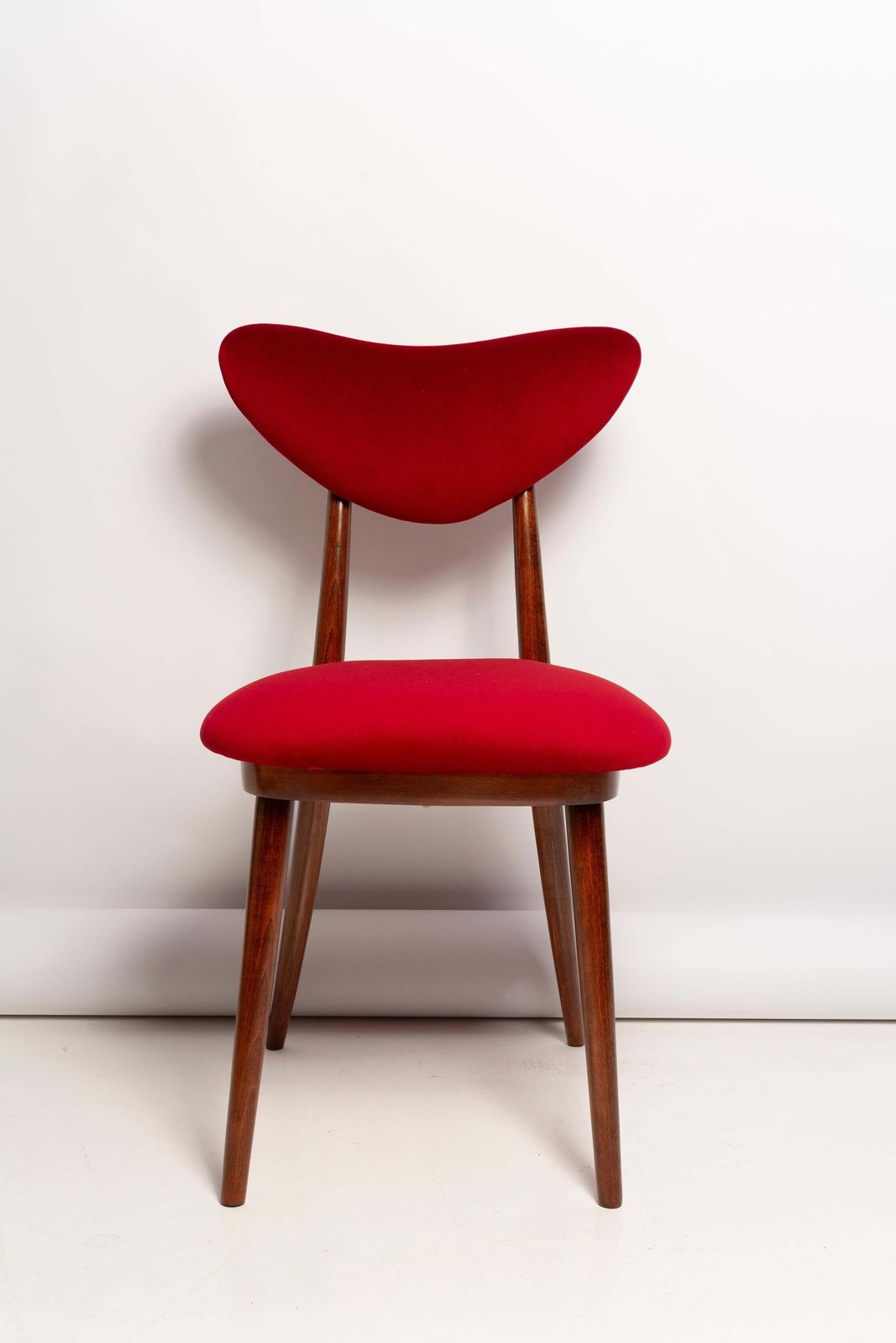 photo vinterior Mid Century Red Velvet, Walnut Wood, Heart Chair, Poland, 1960s