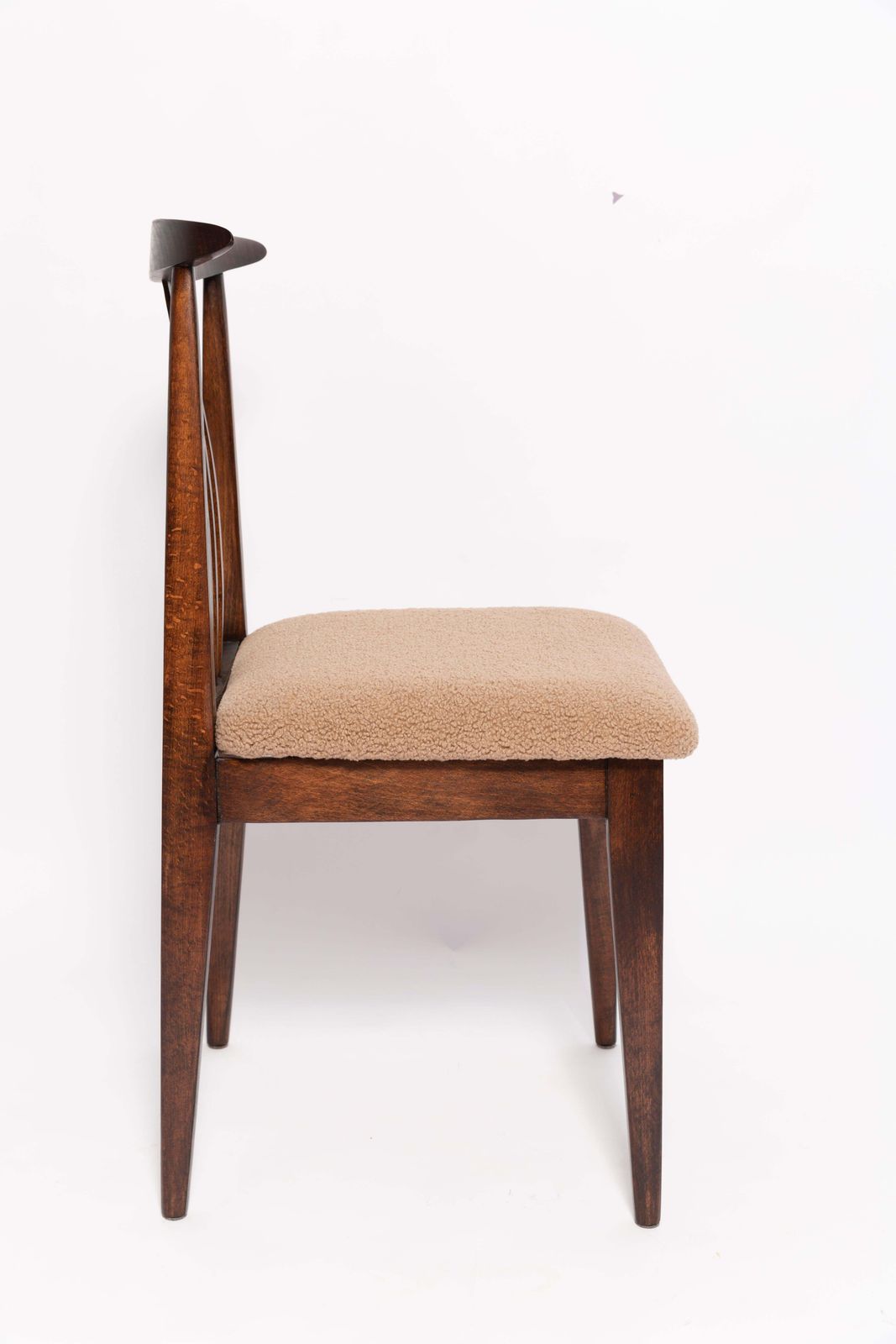 Mid Century Latte Bouclé Fauteuil, Walnoothout, M. Zielinski, Europa, Jaren 1960 photo Meubels