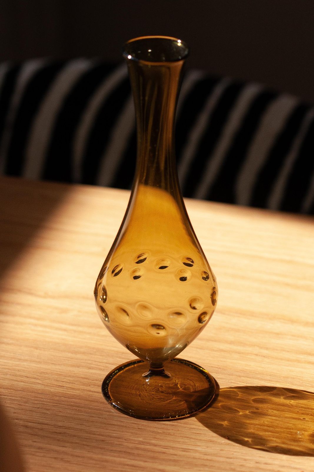 photo vinterior Mid Century Small Beige Brown Decorative Glass Vase, Europe, 1960s