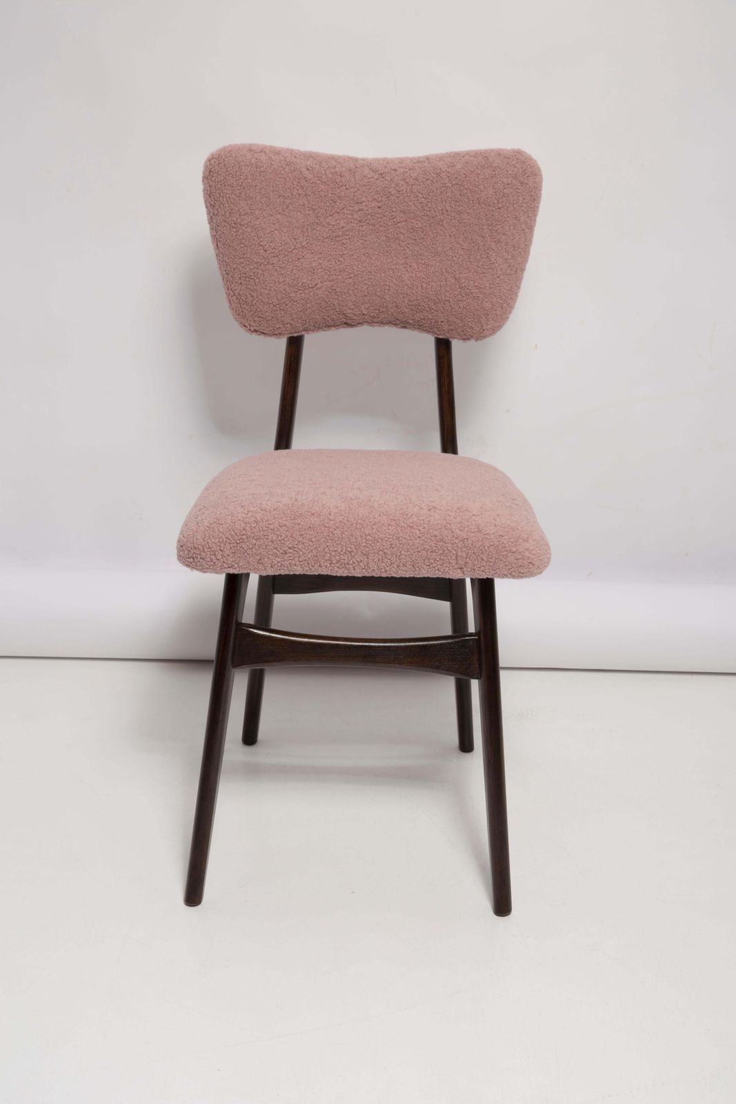 Mid Century Butterfly Dining Chair, Pink Boucle And Walnut Wood, Poland, 1960s photo vinterior