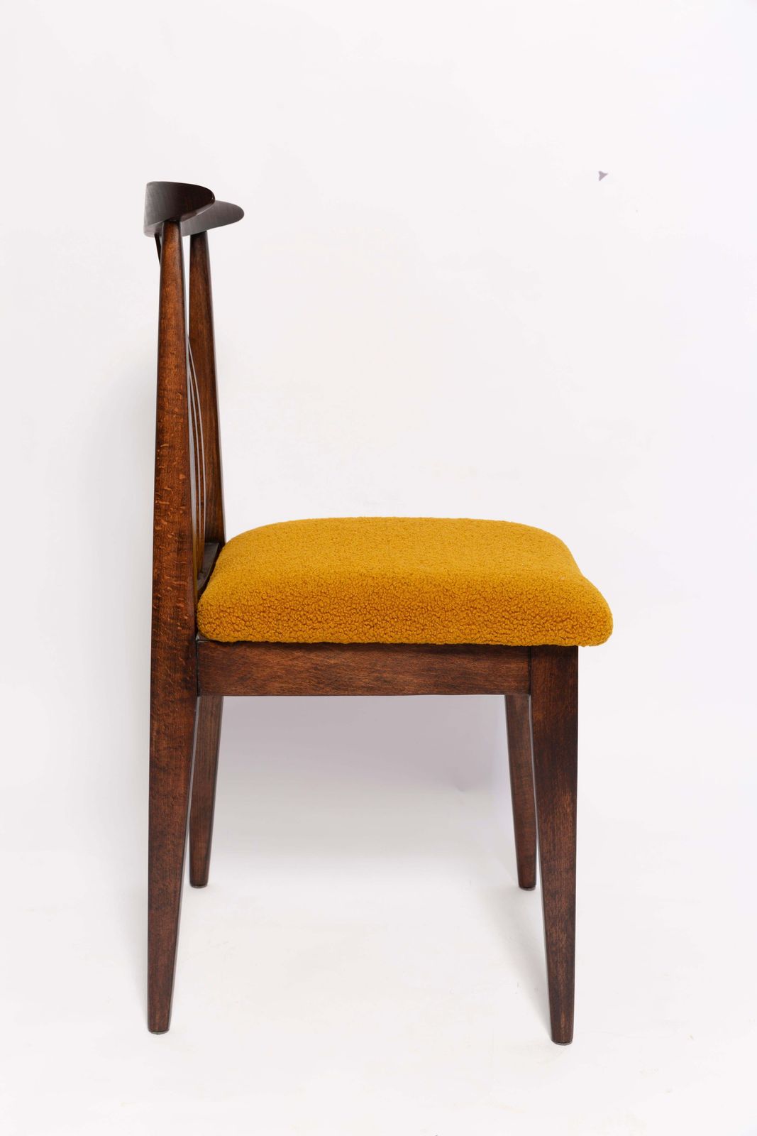 Mid Century Okergele Bouclé Fauteuil, Walnoothout, M. Zielinski, Europa, Jaren 1960 photo for sale
