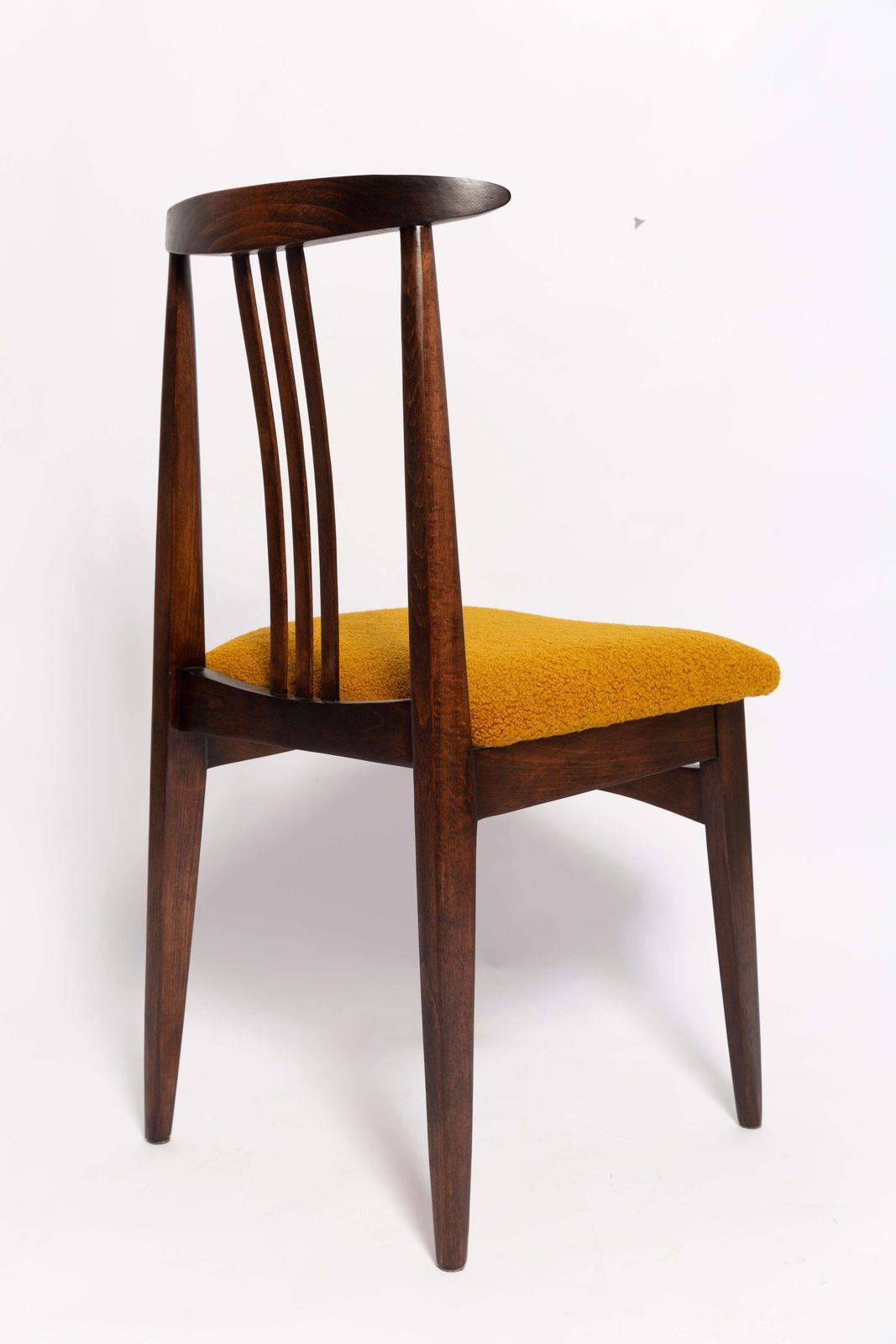 Mid Century Okergele Bouclé Fauteuil, Walnoothout, M. Zielinski, Europa, Jaren 1960 photo Meubels