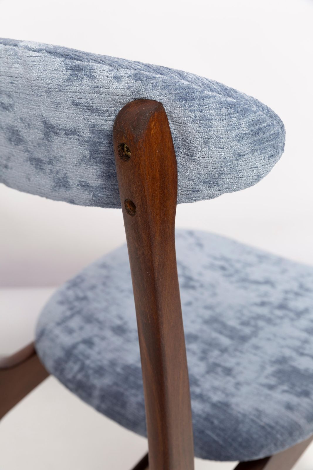 Two Mid Century Lavender Velvet Chairs Designed By Rajmund Halas, Poland, 1960s photo vintage