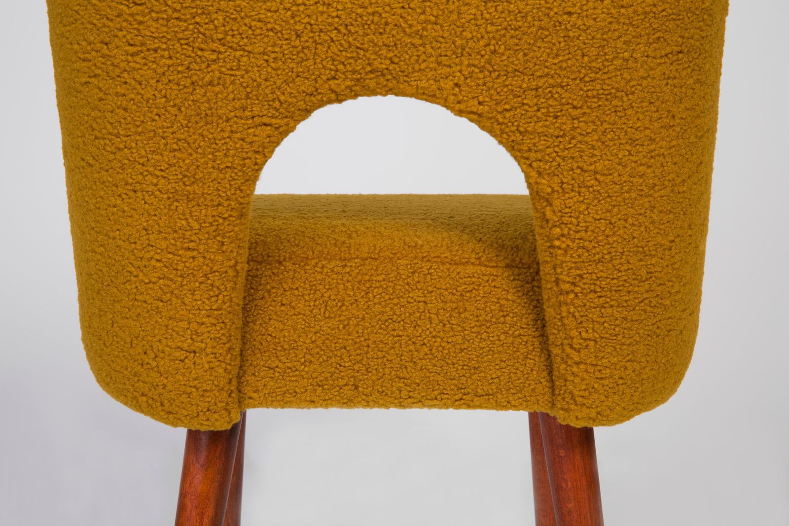 photo vinterior Yellow Ochre Boucle 'Shell' Chair, 1960s