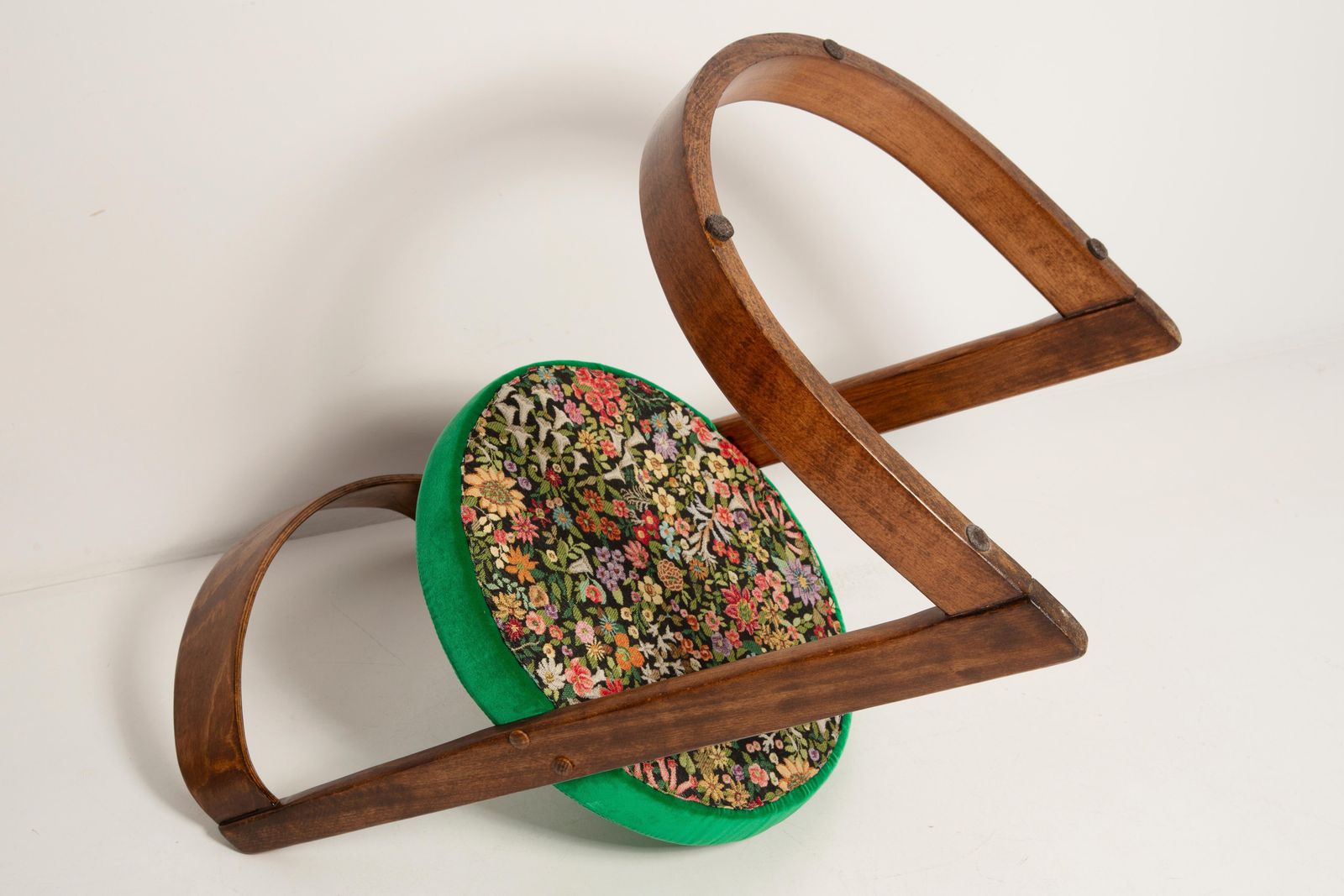 photo for sale Mid Century Groene Velours Halfa Fauteuil Met Bijpassende Hocker, Baumann, Frankrijk, Jaren 1970