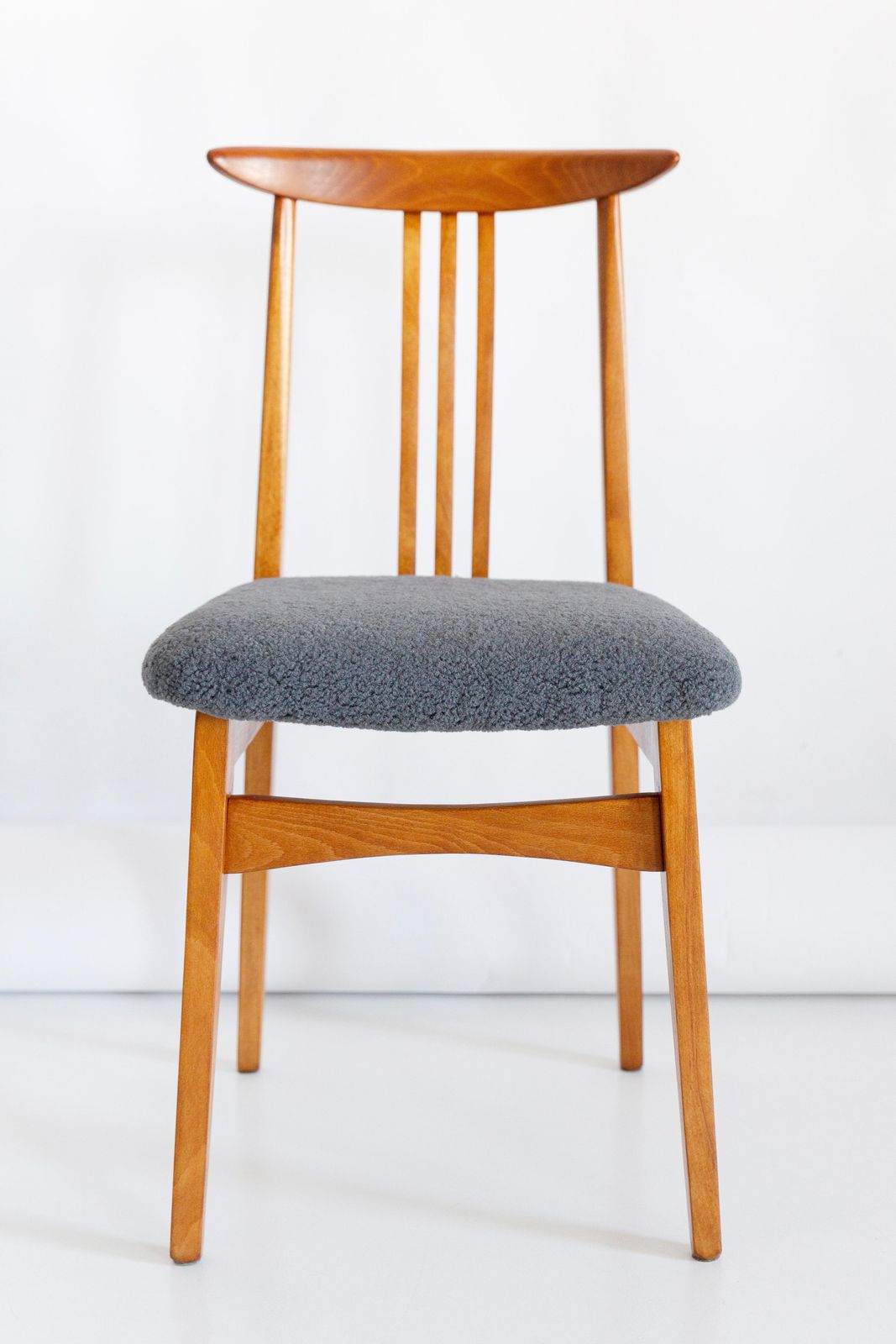 Mid Century Modern Grijze Bouclé Fauteuil, Ontworpen Door M. Zielinski, Europa, Jaren 1960 photo furniture