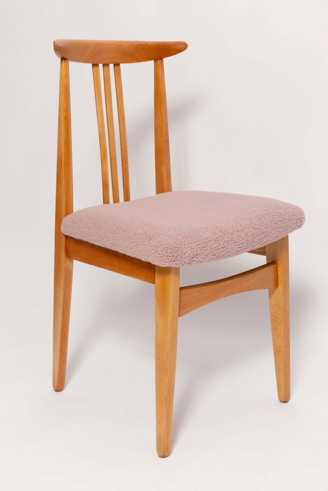 Mid Century Roze Boucle Fauteuil, Licht Hout, M. Zielinski, Europa, Jaren 1960 photo furniture