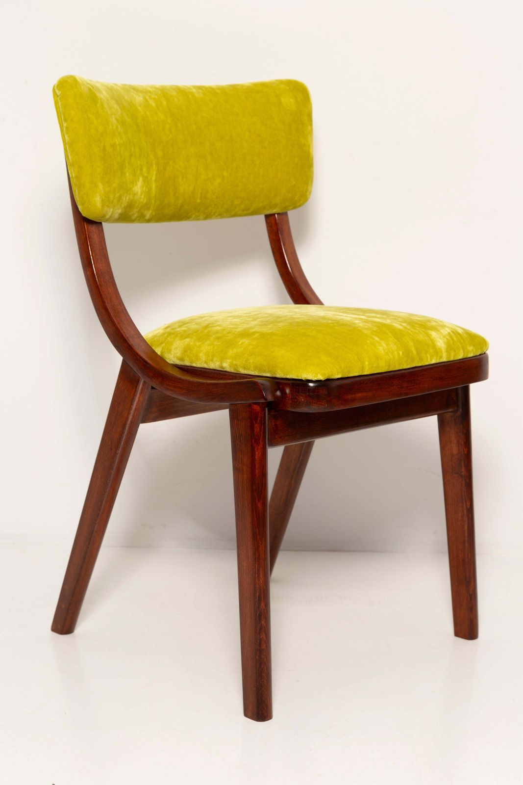 Mid Century Modern Bumerang Chair, Lime Velvet Plushy Fr Dedar, Poland, 1960s photo vinterior