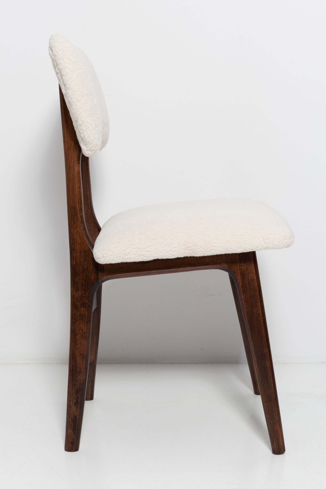 20th Century Light Crème Boucle Walnut Wood Butterfly Chair, Europe, 1960. photo Furniture