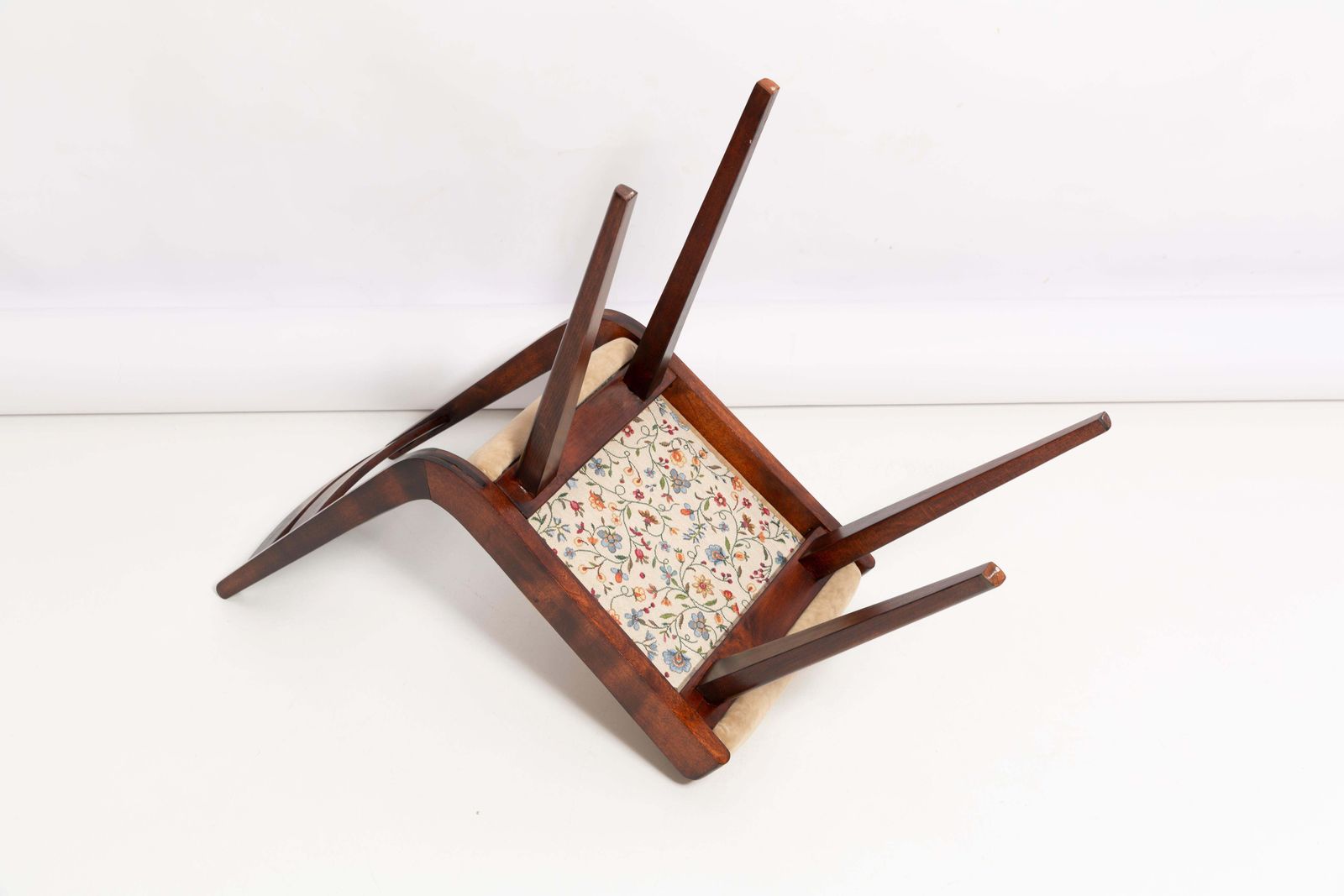 photo vintage Mid Century Gazelle II Beige Velvet, Walnut Wood Chair, Europe, 1960s