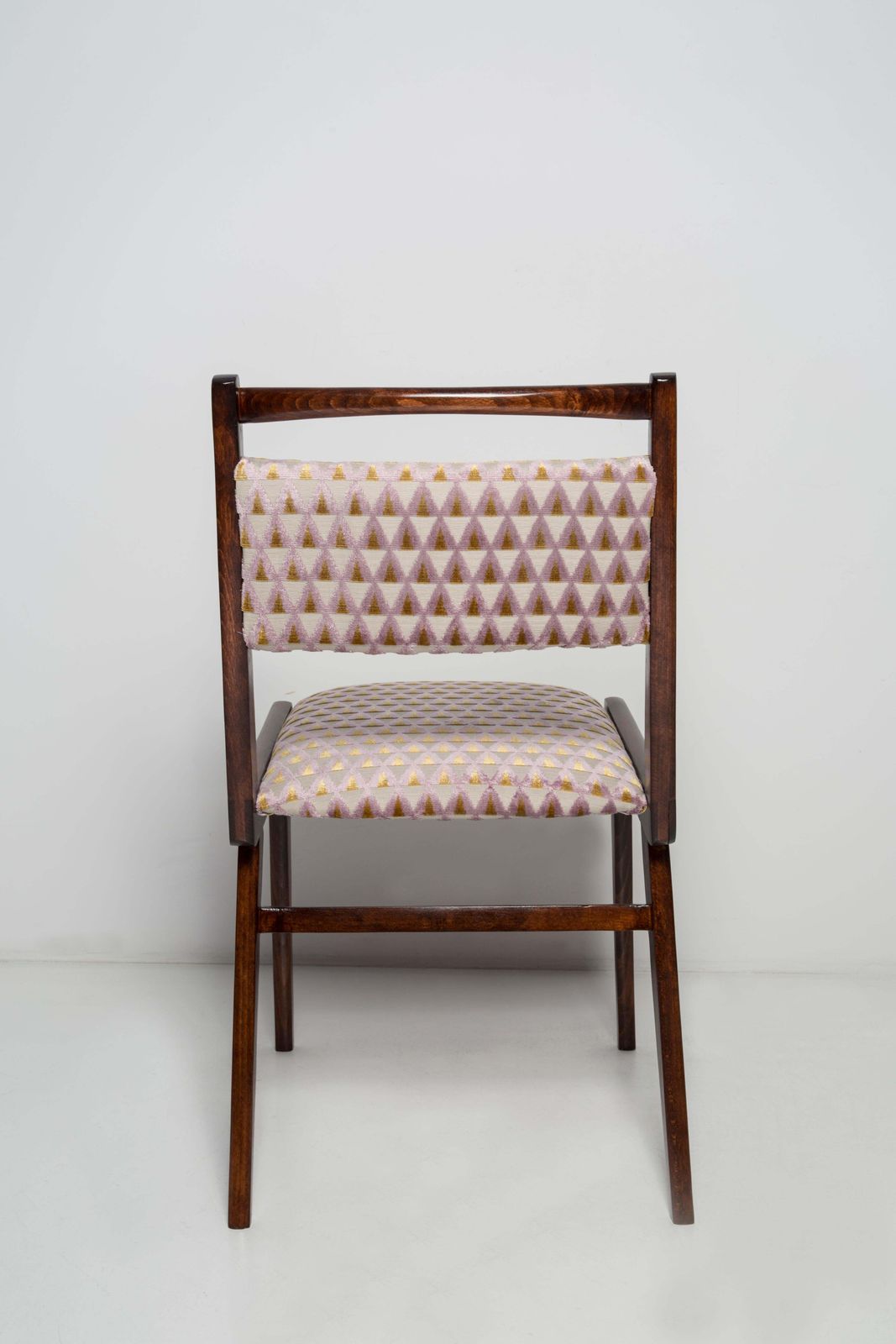 Mid Century Light Purple Amuleto Velvet Jar Chair, Poland, 1960s photo 595.0