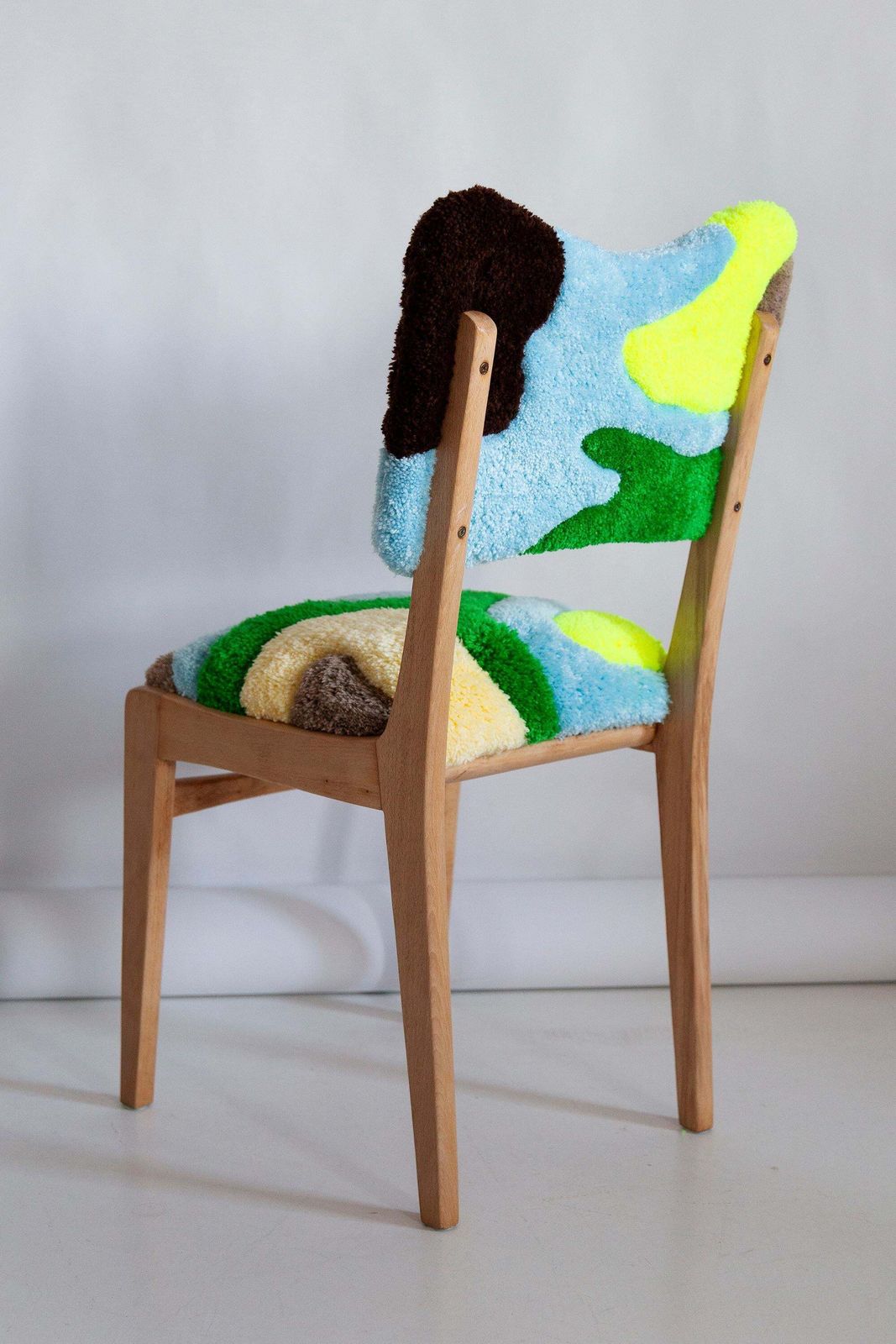 photo for sale Mid Century Handgetufte Fauteuil, Licht Hout, Rajmund Halas, Polen, Jaren 1960