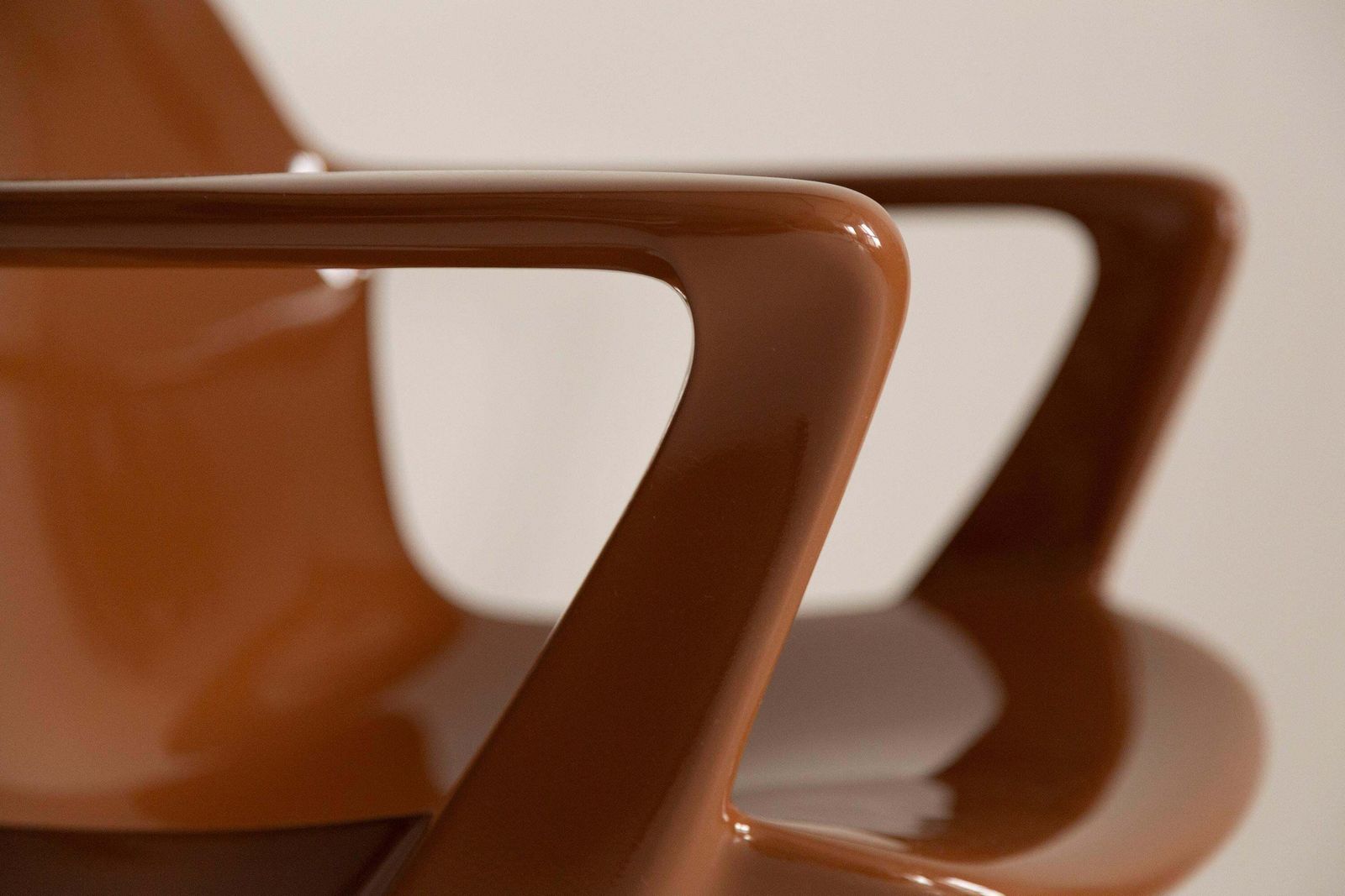Mid Century Mocha Mousse Pantone Kangaroo Chair, Door Ernst Moeckl, Duitsland, 1968 photo vinterior
